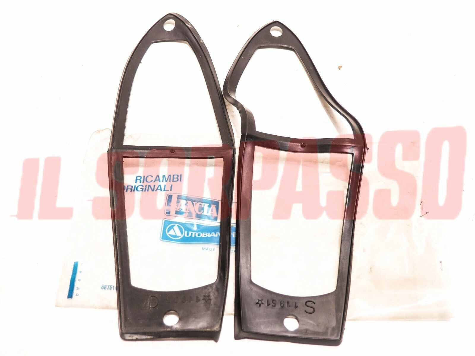 GUARNIZIONI FANALI POSTERIORI  AUTOBIANCHI PRIMULA 65 C + COUPE 1968 ORIGINALI