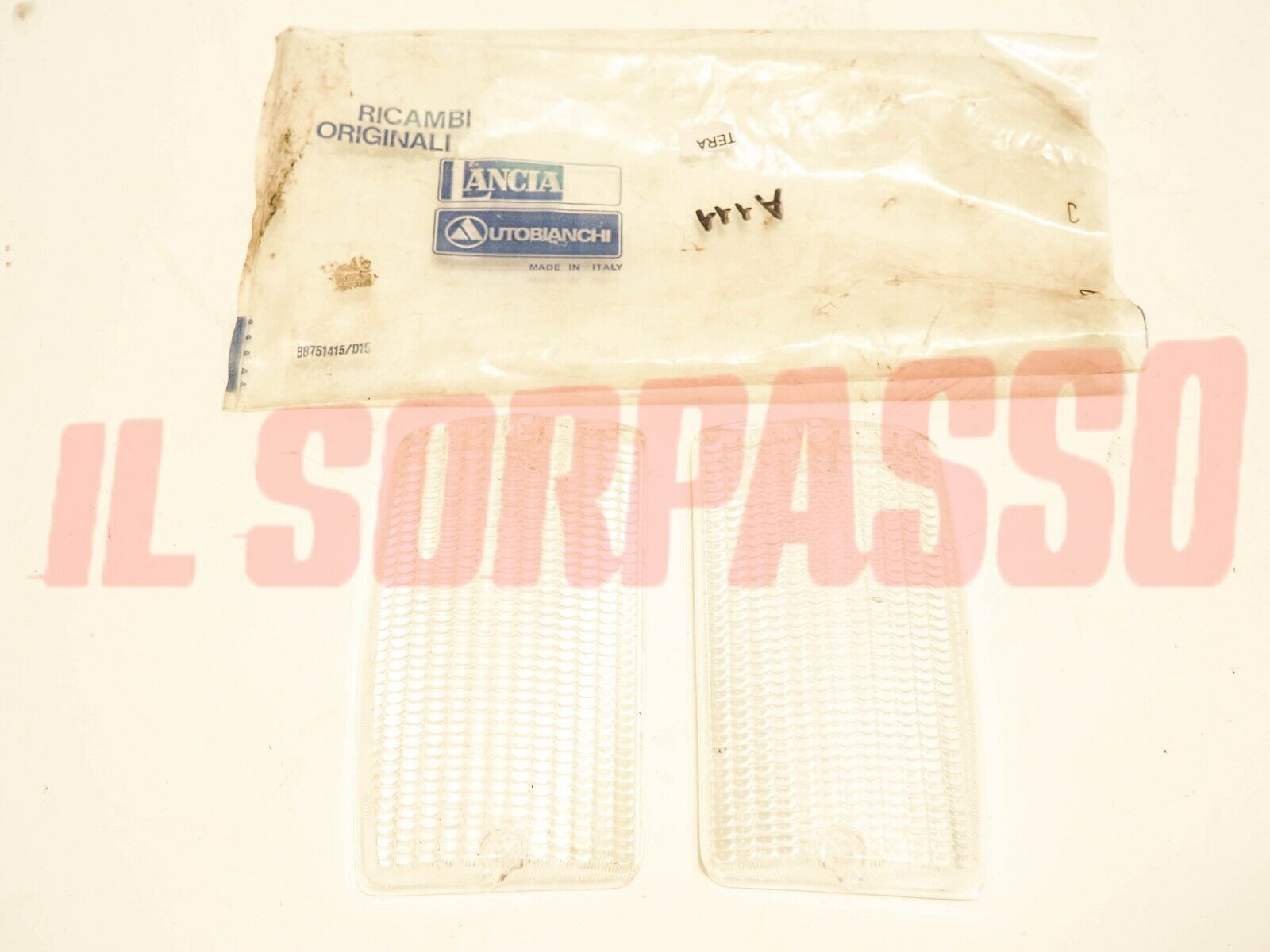 PLASTICHE BIANCHE FANALINI FRECCIA AUTOBIANCHI A111 ORIGINALI