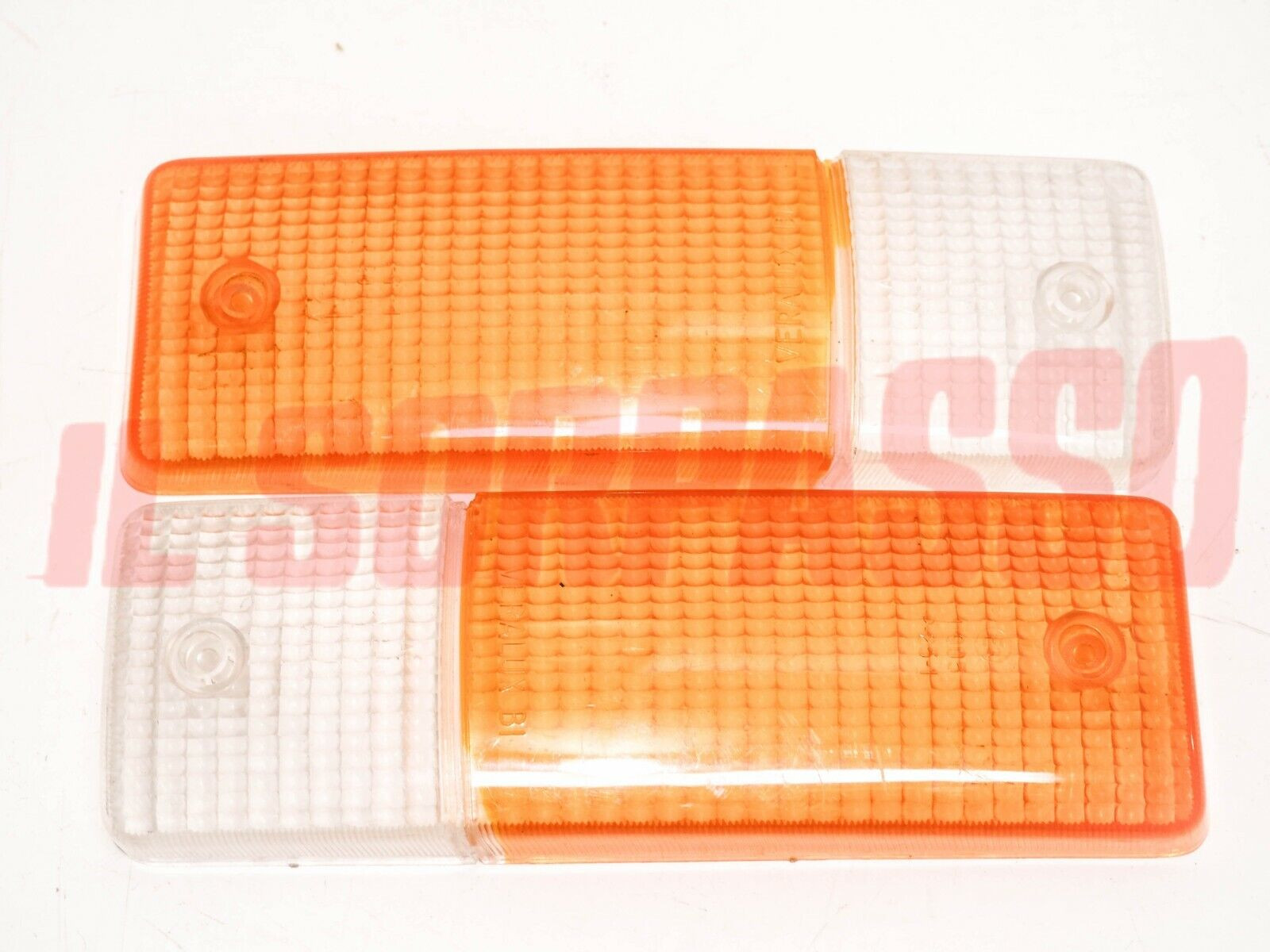 PLASTICHE BICOLORI FANALINI FRECCE ANTERIORI LANCIA BETA BERLINA VERALUX