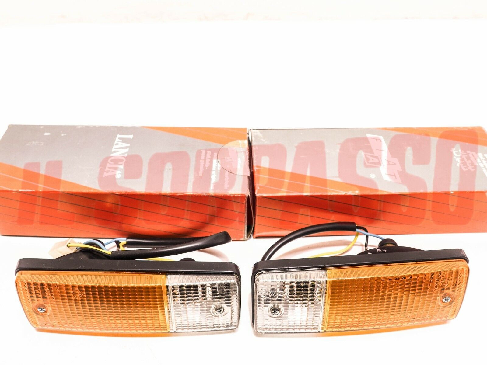 FANALINI FRECCE ANTERIORI PLASTICHE BICOLORI LANCIA BETA BERLINA ALTISSIMO