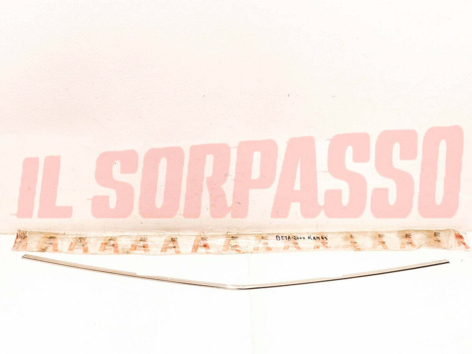 MODANATURA PROFILO COFANO ANTERIORE LANCIA BETA BERLINA ORIGINALE