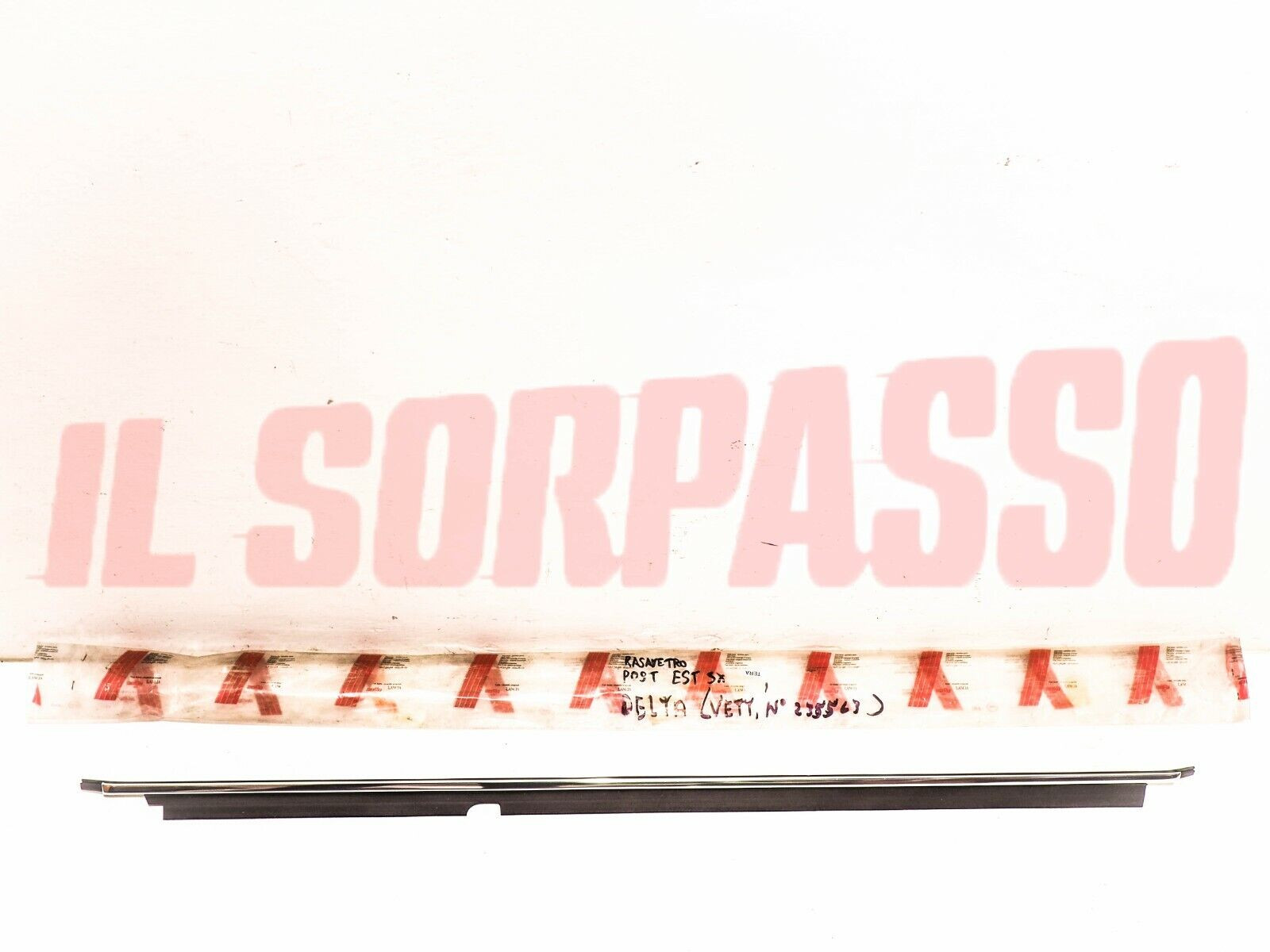 PROFILO RASAVETRO PORTA POSTERIORE SINISTRA  LANCIA DELTA MK1 1979 ORIGINALE