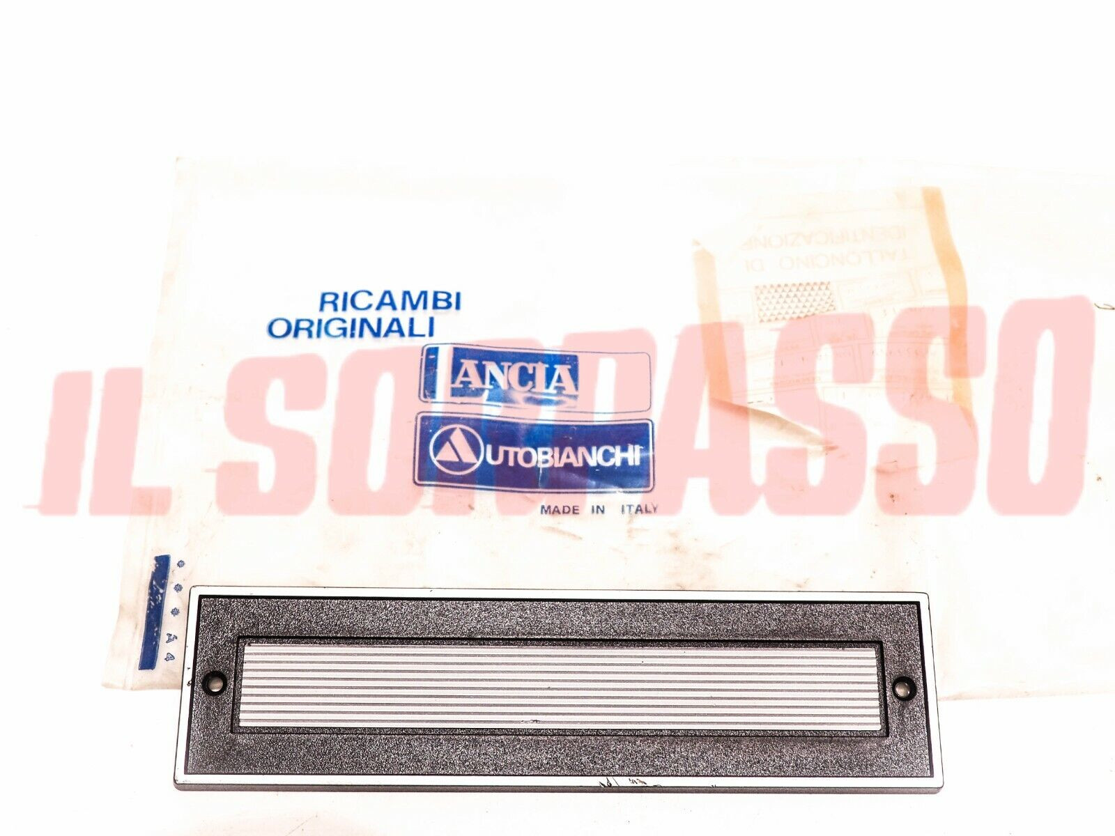 MOSTRINA MASCHERINA PORTARADIO CRUSCOTTO LANCIA BETA 2000 ORIGINALE