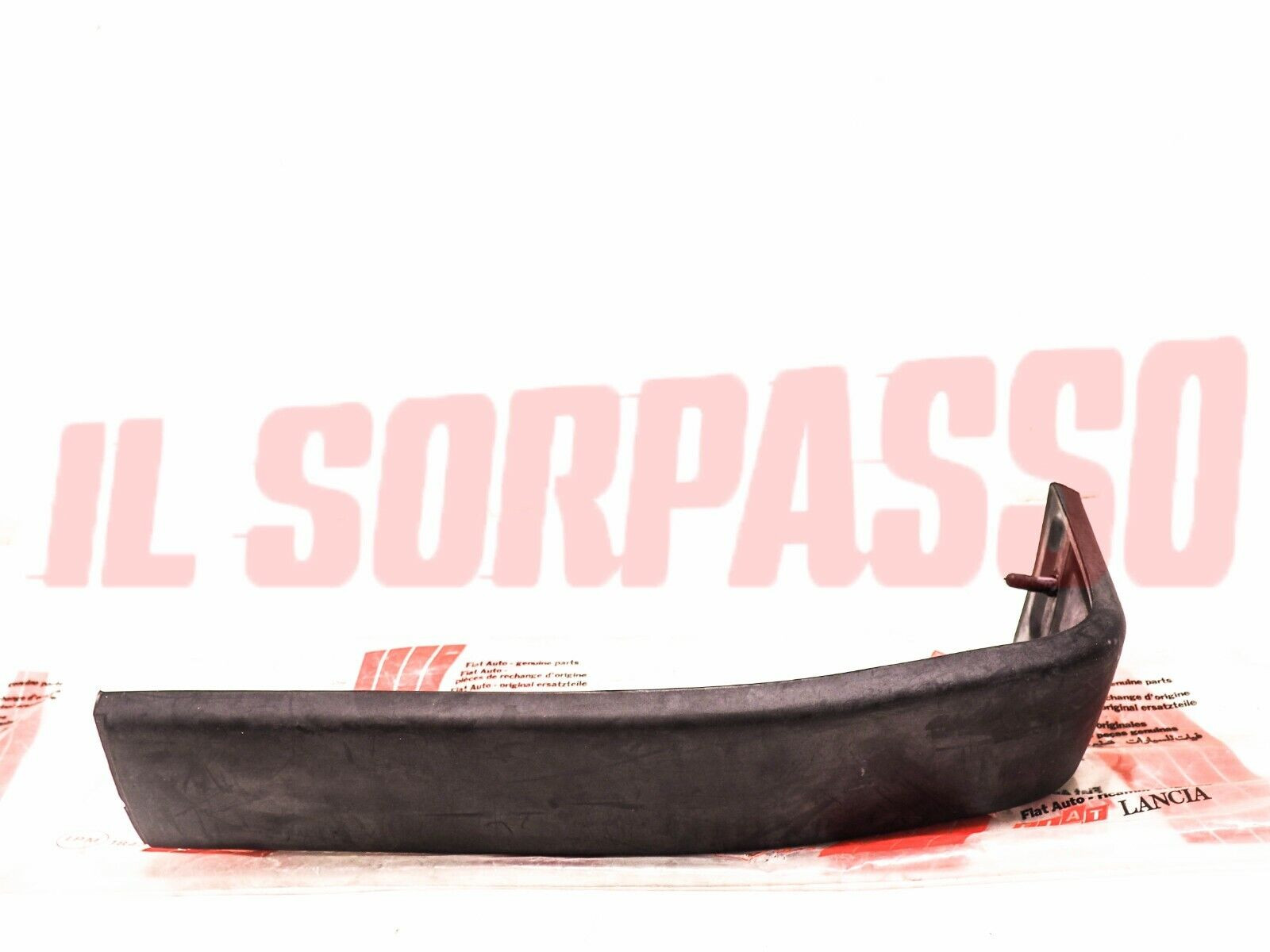 CANTONALE PARAURTI ANTERIORE SINISTRO IN GOMMA LANCIA DELTA 1 SERIE ORIGINALE