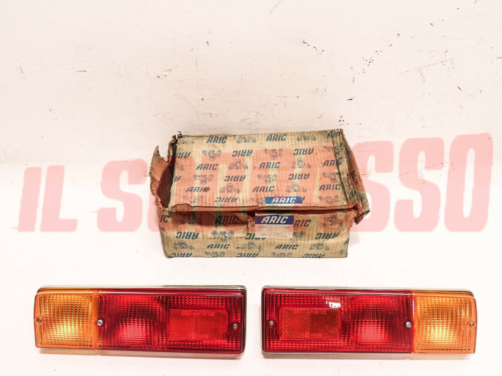 FANALI FARI POSTERIORI + GUARNIZIONI FIAT 124 SPECIAL T TI ORIGINALI ARIC