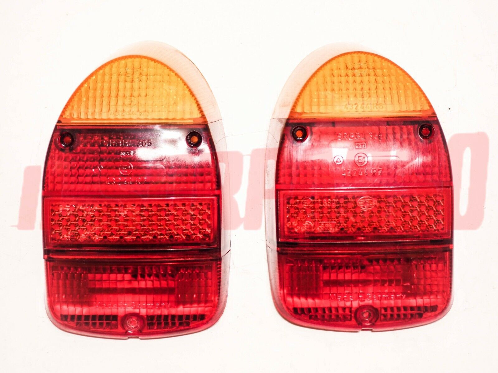 PLASTICHE FANALI POSTERIORI DESTRO SINISTRO VOLKSWAGEN MAGGIOLINO ORIGINALI 