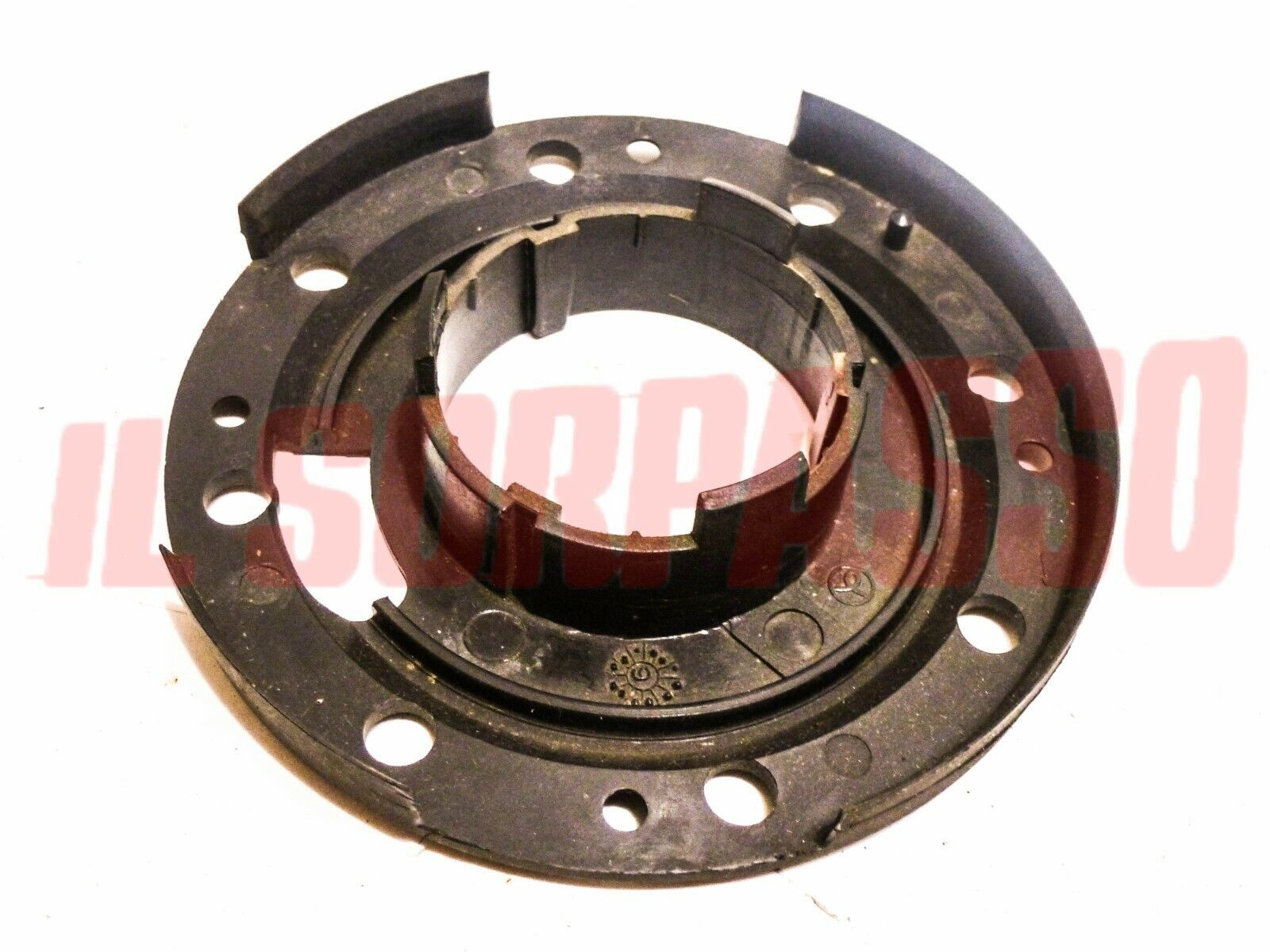 PLASTICA GHIERA TRA PULSANTE CLACSON E VOLANTE STERZO ALFA ROMEO ALFA 75 + TURBO