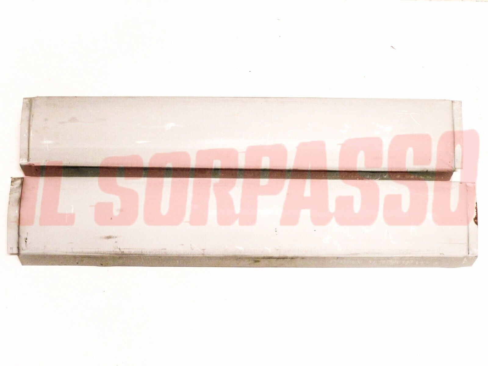 SOTTOPORTA DESTRO SINISTRO ALFA ROMEO DUETTO SPIDER OSSO DI SEPPIA CODA TRONCA