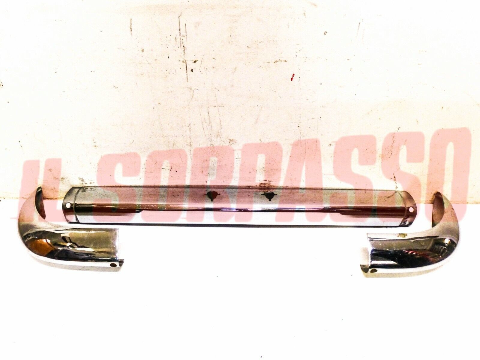 PARAURTI POSTERIORE CENTRALE + CANTONALI FIAT 1300 1500 BERLINA CON IMPERFEZIONI