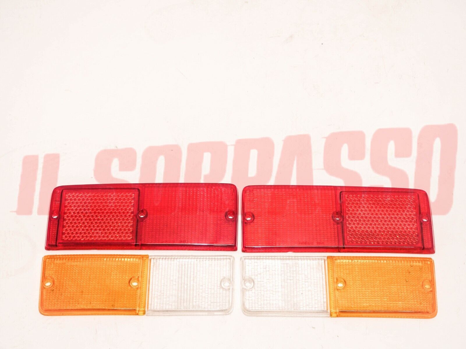 PLASTICHE FANALI FARI POSTERIORI DESTRO SINISTRO FIAT 132 GL GLS ORIGINALI LEART