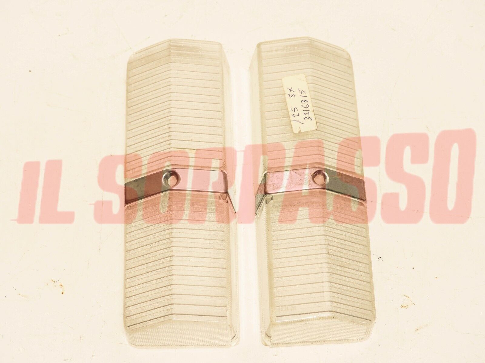 PLASTICHE FANALINI ANTERIORI DESTRO + SINISTRO FIAT 125 BERLINA 1 S BIANCHE