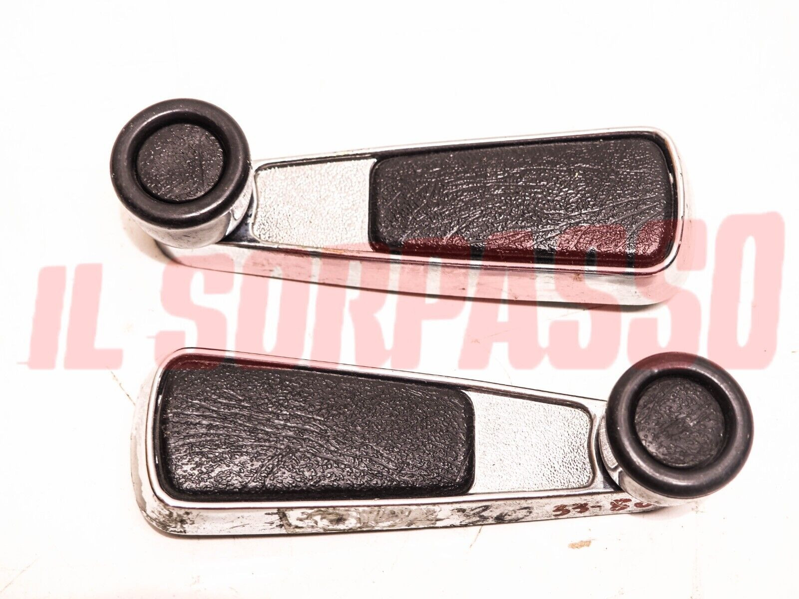 MANIGLIE ALZAVETRO DESTRA + SINISTRA FIAT 132 ORIGINALI