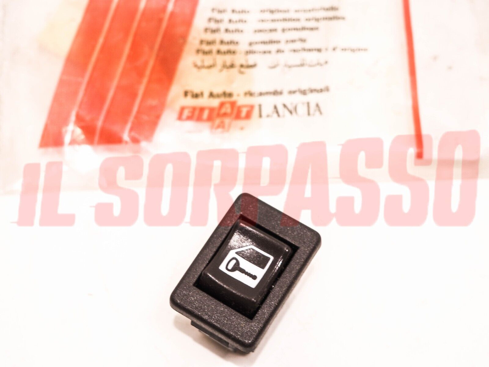 INTERRUTTORE CHIUSURA CENTRALIZZATA PORTE LANCIA THEMA - PRISMA - FIAT CROMA 