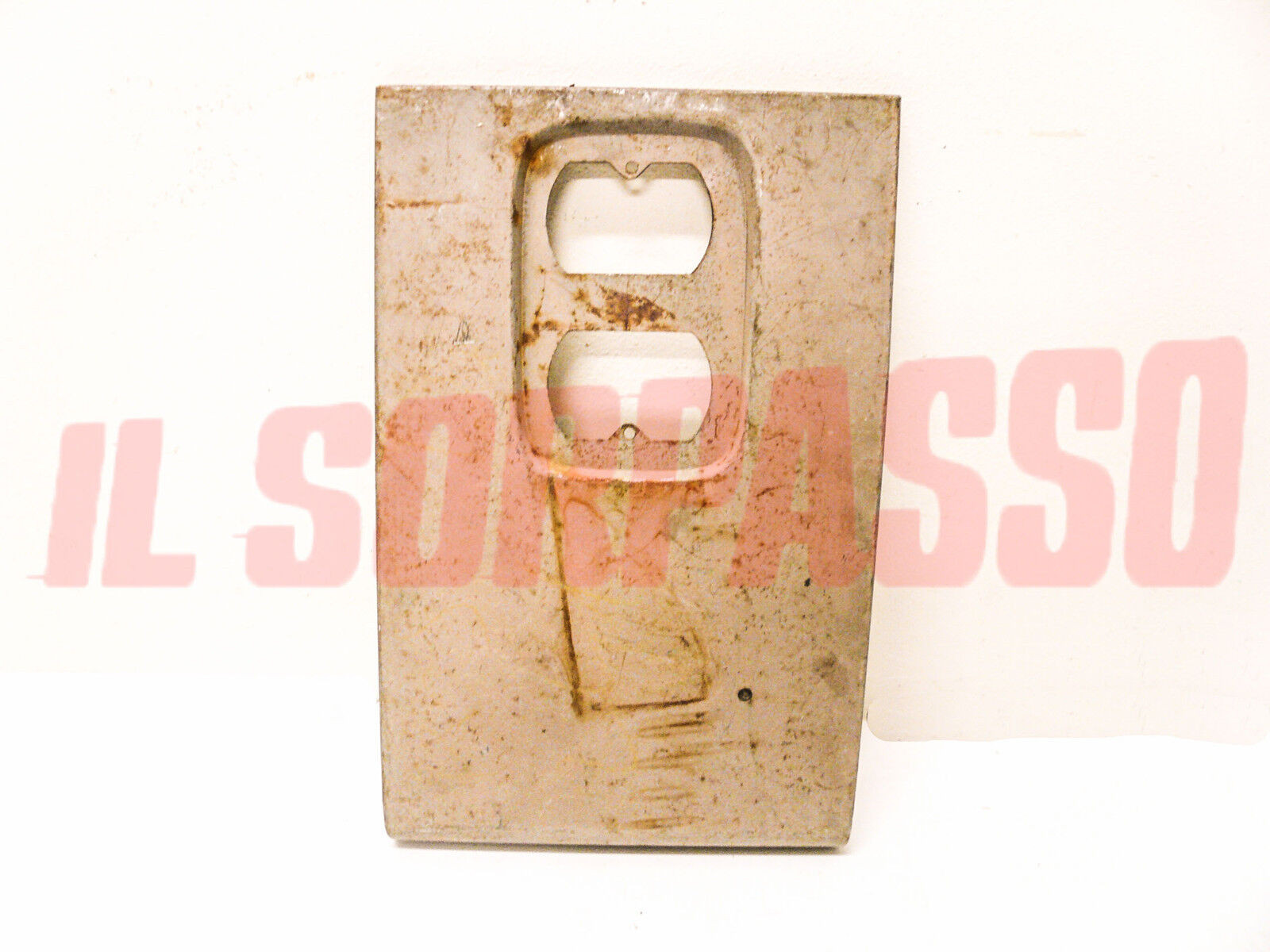 CANTONALE SEDE FANALE POSTERIORE DESTRO  FIAT 238 CASSONATO ORIGINALE
