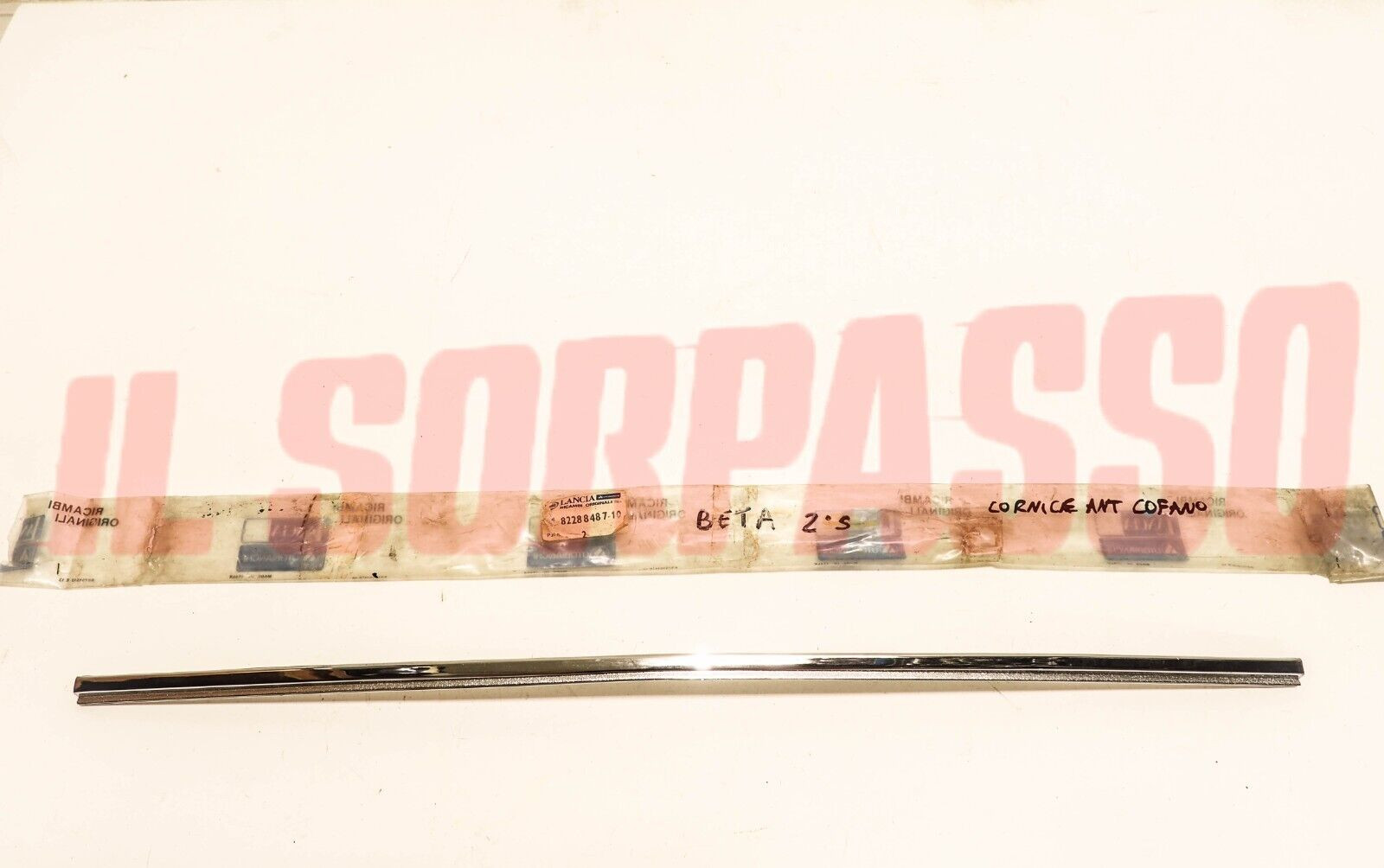 MODANATURA PROFILO COFANO ANTERIORE LANCIA BETA 2 SERIE ORIGINALE