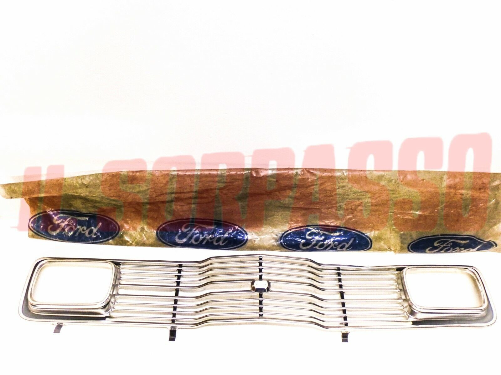MASCHERINA GRIGLIA CALANDRA FORD TAUNUS TC1 ORIGINALE