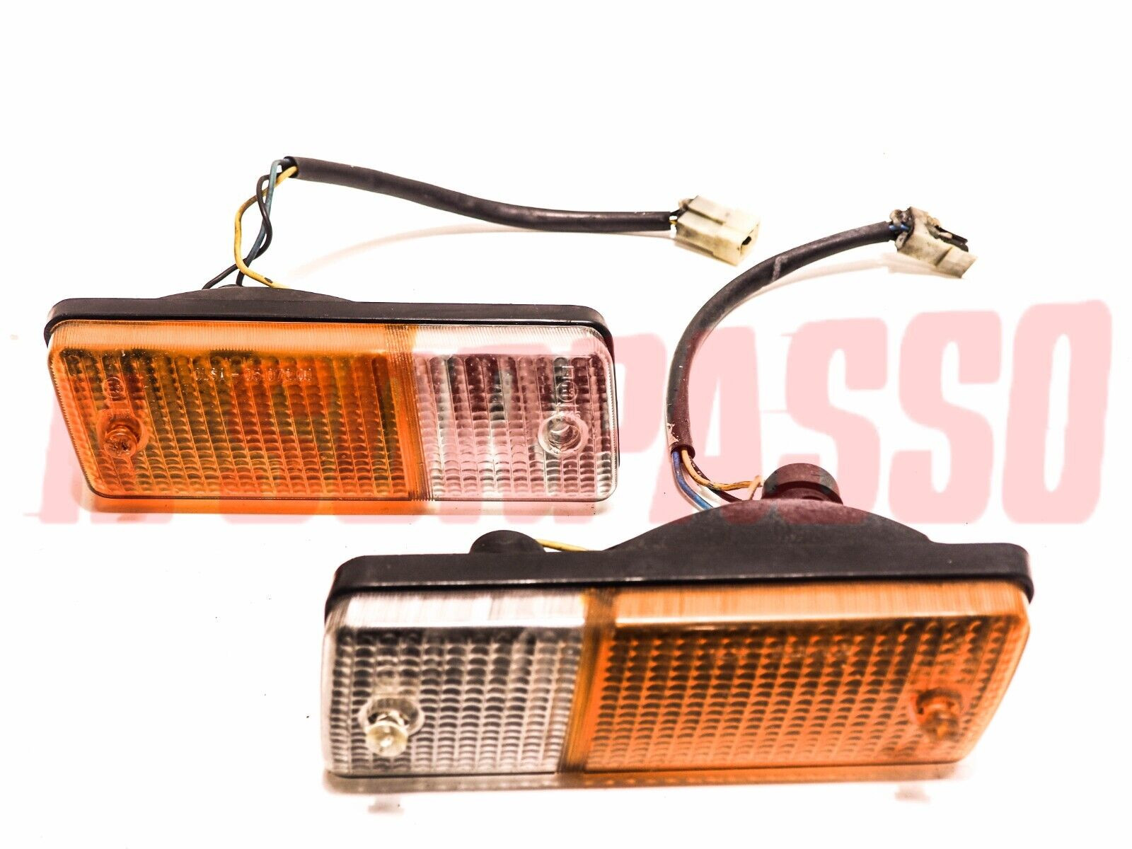 FANALINI ANTERIORI FRECCE SU PARAURTI LANCIA GAMMA BERLINA ORIGINALI OLSA