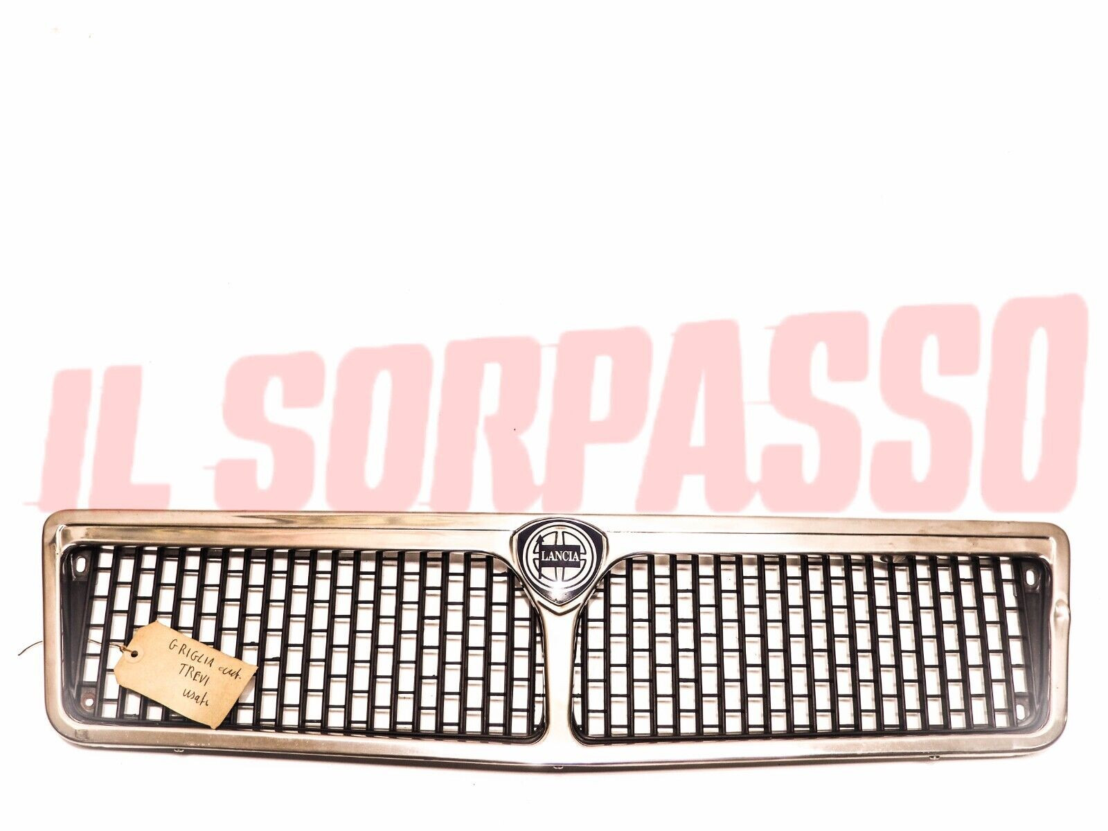 MASCHERINA GRIGLIA ANTERIORE CORNICE + STEMMA LANCIA BETA RESTYLING TREVI USATA