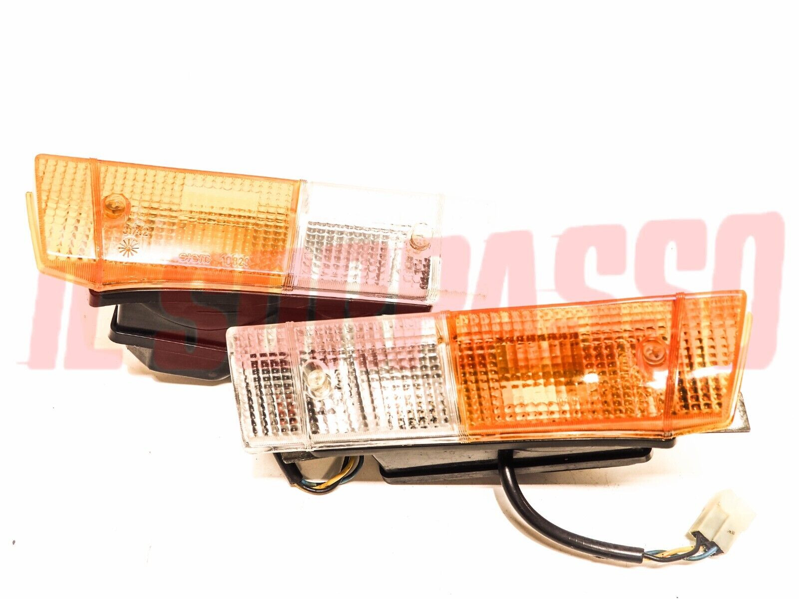 FANALINI ANTERIORI DESTRO SINISTRO FRECCE SU PARAURTI LANCIA GAMMA COUPE SIEM