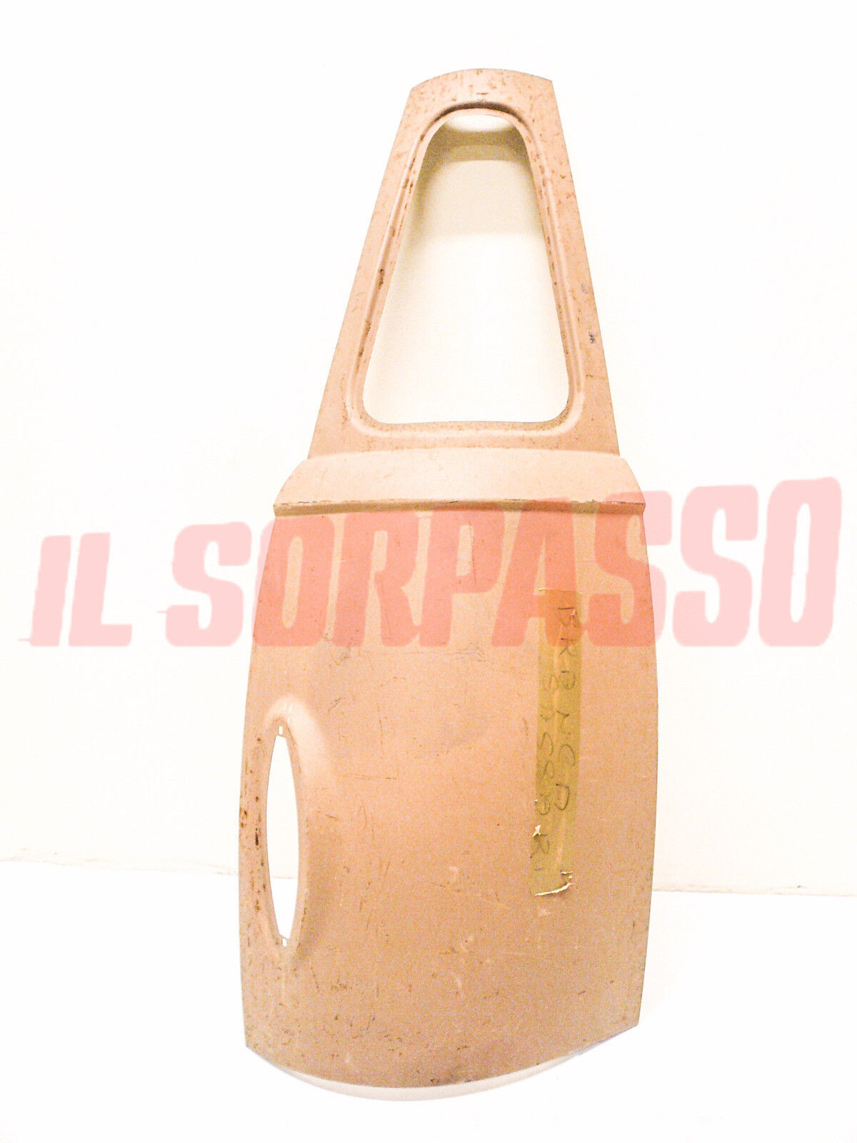 CANTONALE POSTERIORE DESTRO SEDE FANALE FIAT 850  900 T 1 TIPO FAMILIARE