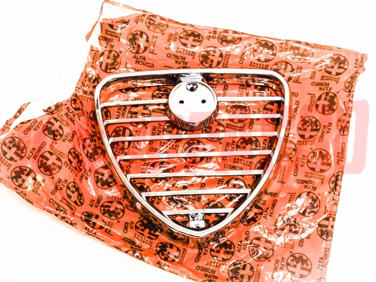 SCUDO MASCHERINA IN PLASTICA ALFA ROMEO ALFETTA 1800 BERLINA 2 SERIE ORIGINALE