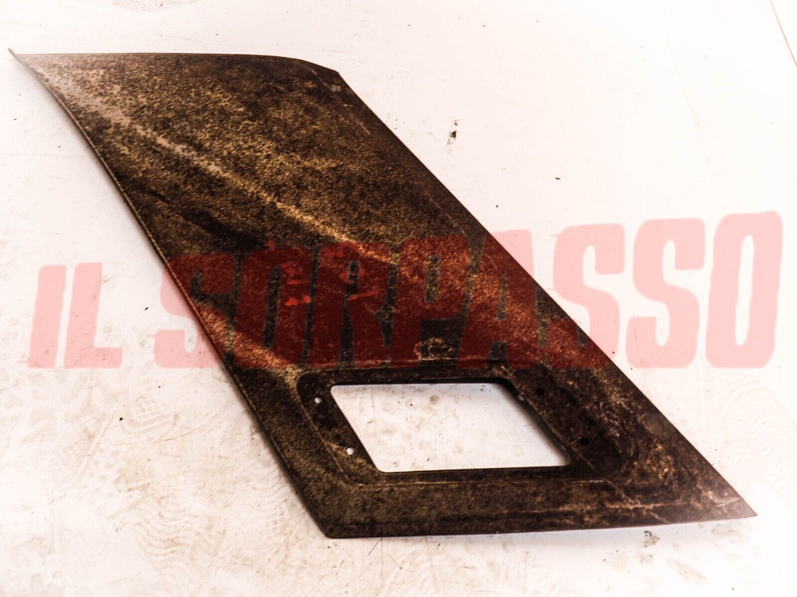 MONTANTE PARAFANGO FIANCO POSTERIORE SINISTRO FIAT 125 BERLINA SPECIAL ORIGINALE