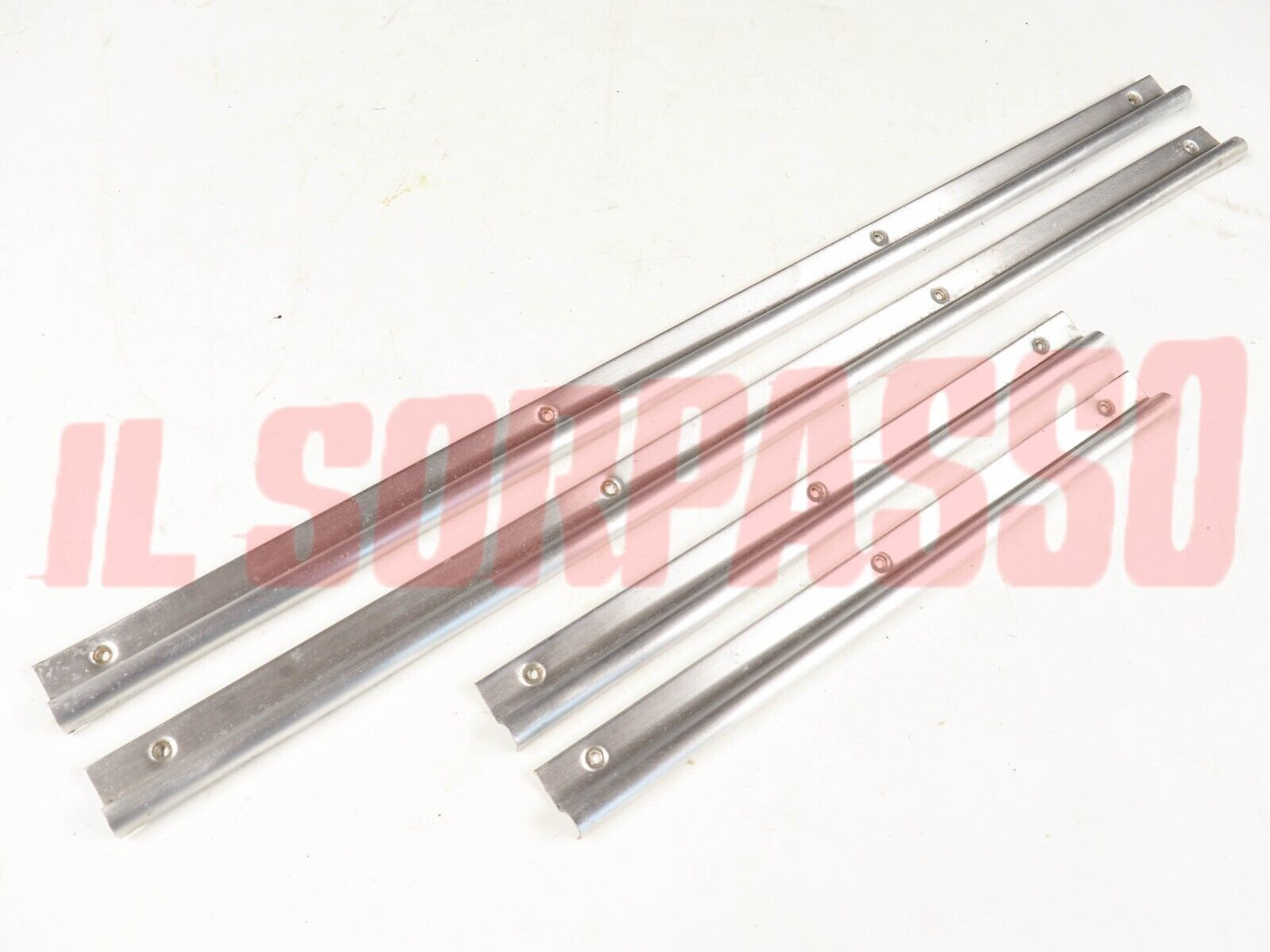 PROFILI MODANATURE BATTITACCO PORTE ANTERIORI + POSTERIORI FIAT 1100 R ORIGINALI