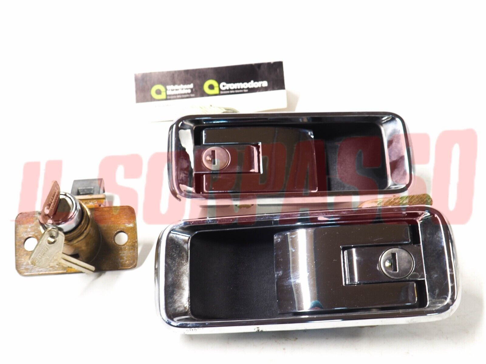 IMPARIGLIO MANIGLIE PORTE ANTERIORI + SERRATURA COFANO MOTORE FIAT 132 1800 cc