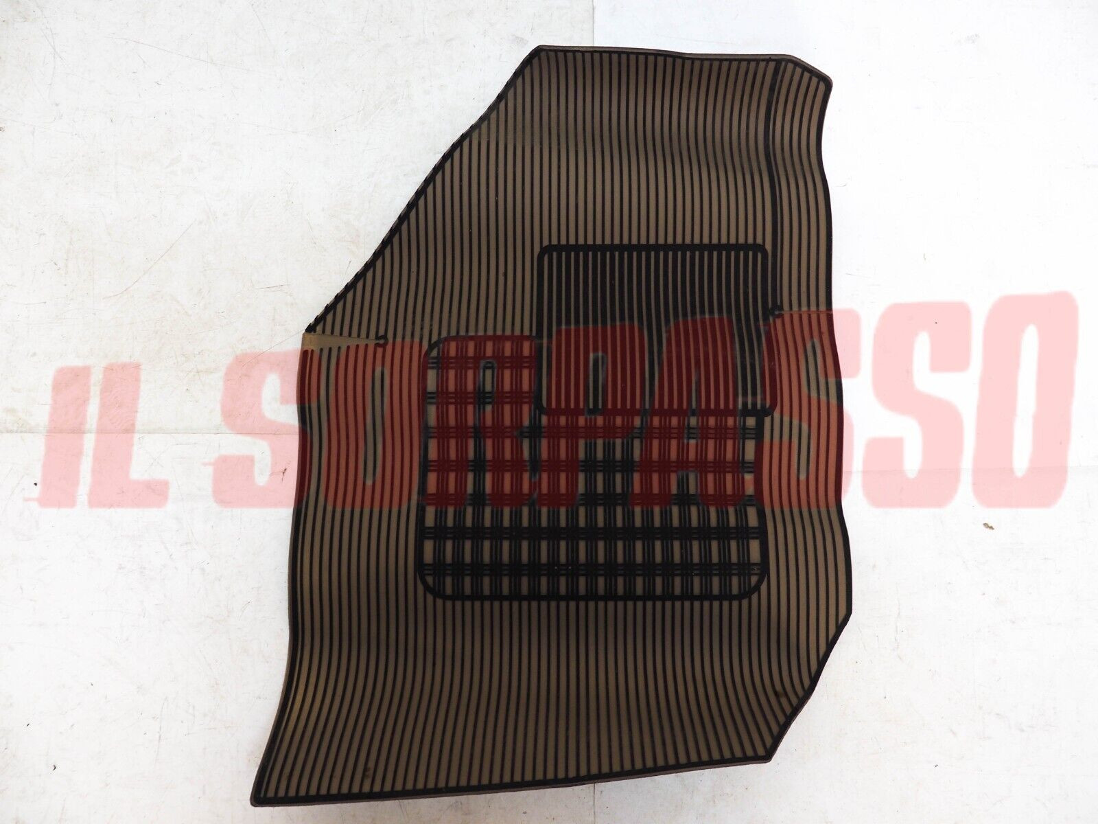 TAPPETO GOMMA ANTERIORE SINISTRO BEIGE LANCIA THEMA + FERRARI 8.32 ORIGINALE