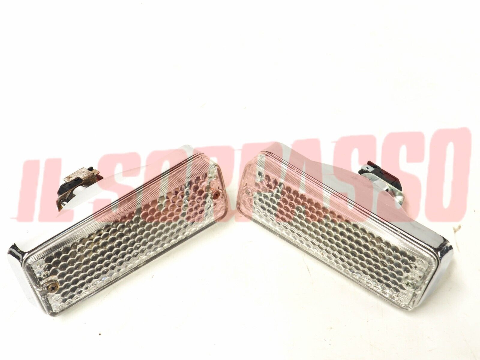 FANALINI ANTERIORI FRECCE BIANCHI FIAT 124 COUPE - 850 COUPE 2 SERIE PLASTICA