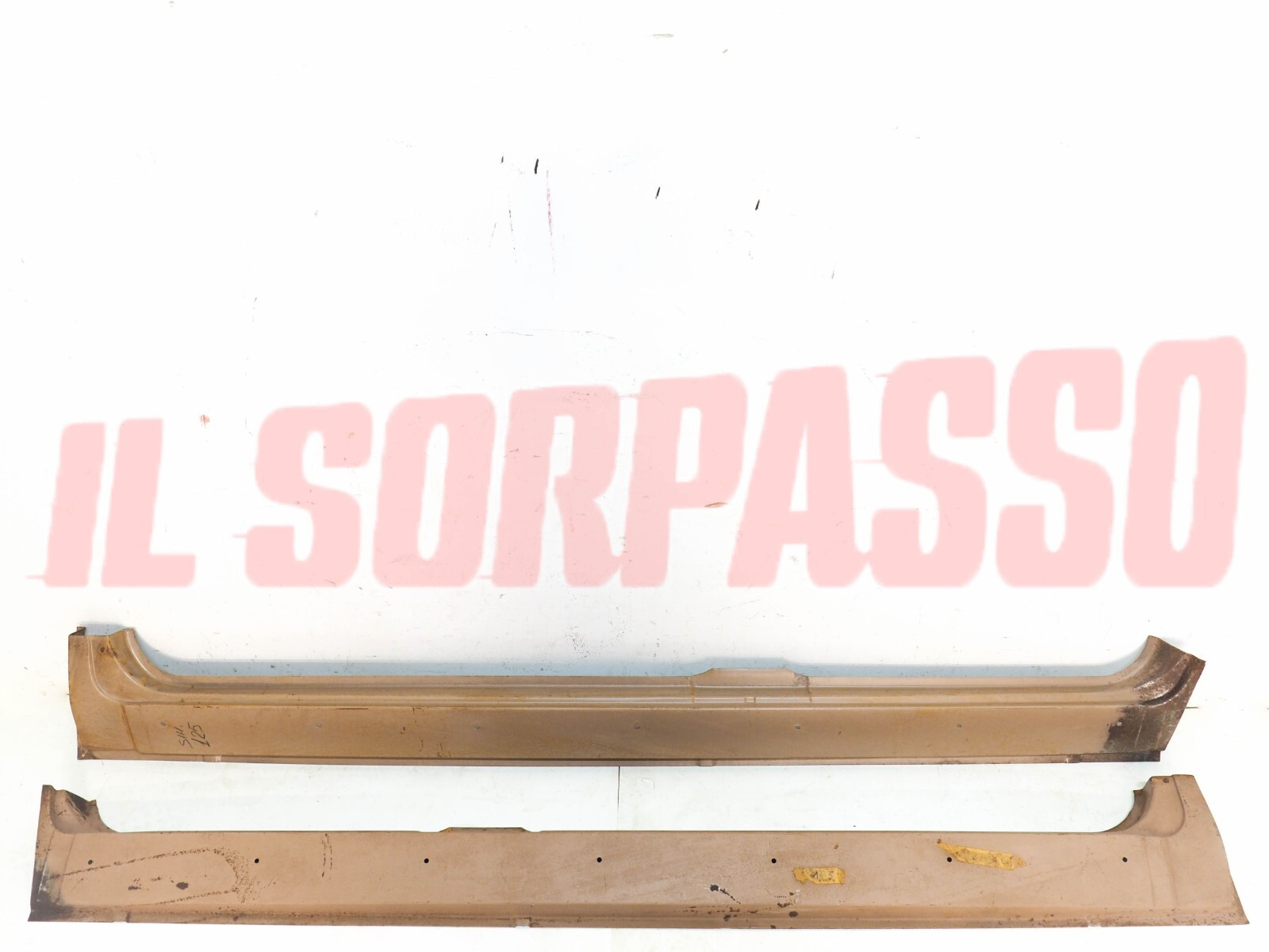 SOTTOPORTA DESTRO + SINISTRO CON FORI FIAT 124 125 BERLINA SPECIAL TI ORIGINALI