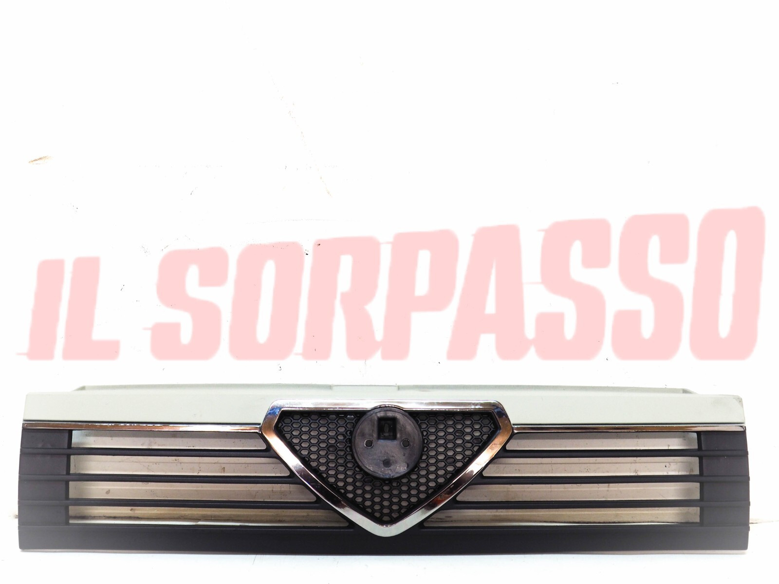 MASCHERINA GRIGLIA CALANDRA  ANTERIORE  ALFA ROMEO 33 MK2 ORIGINALE