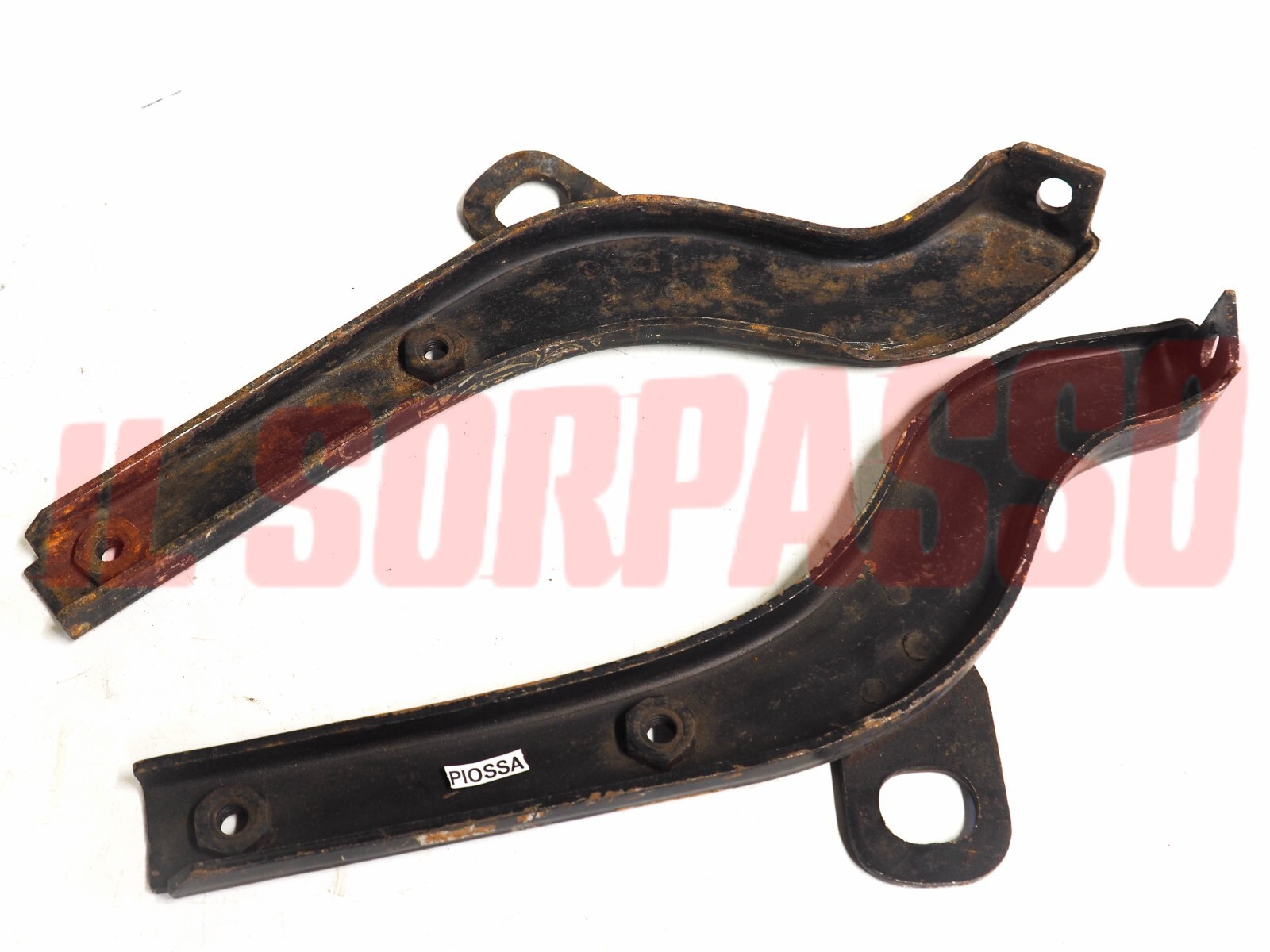 STAFFE PARAURTI POSTERIORE DESTRA + SINISTRA FIAT 132 2000 cc ORIGINALI