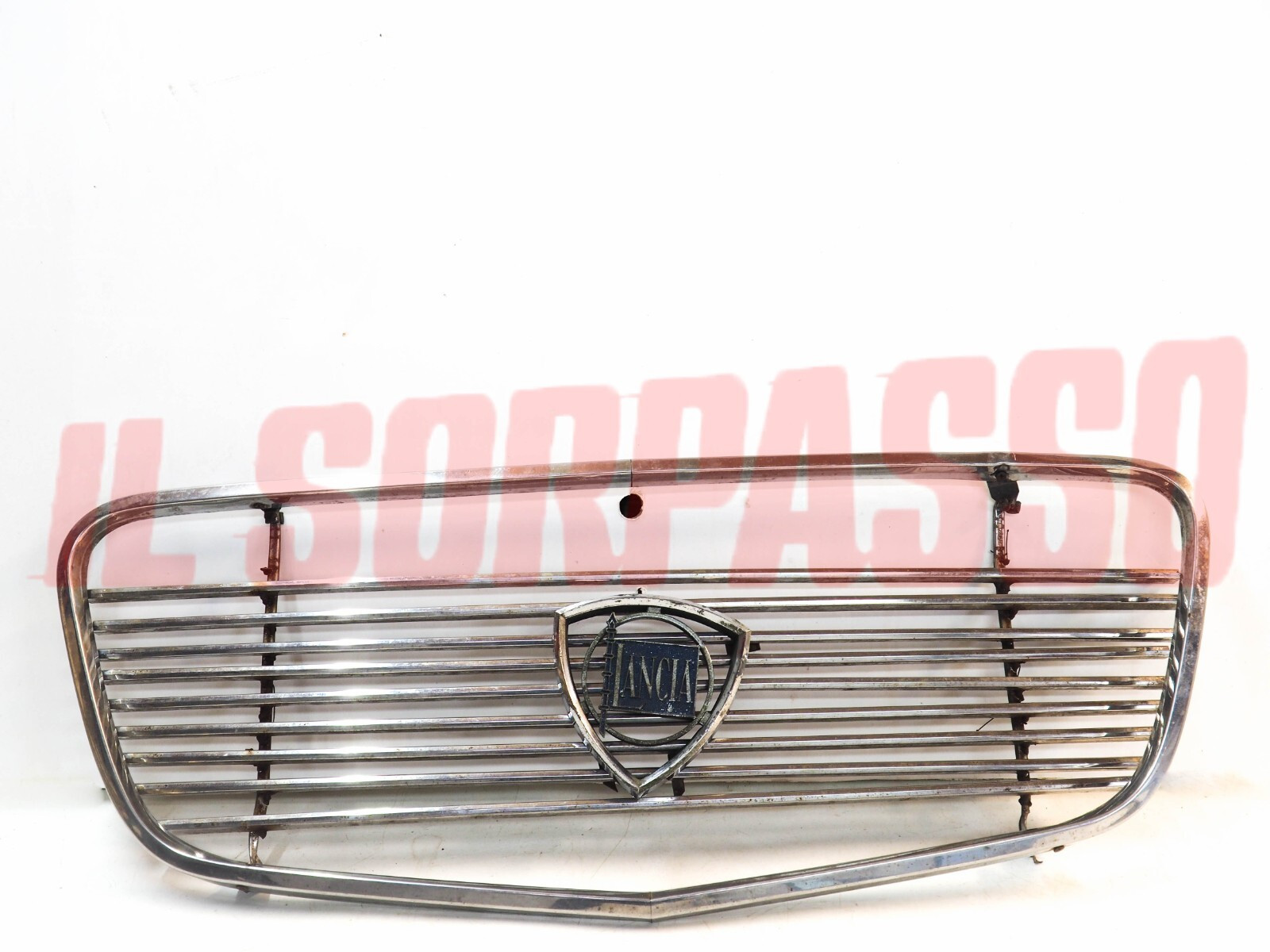 MASCHERINA GRIGLIA + CONTORNO + STEMMA LANCIA FLAVIA 1800 BERLINA DA RESTAURARE