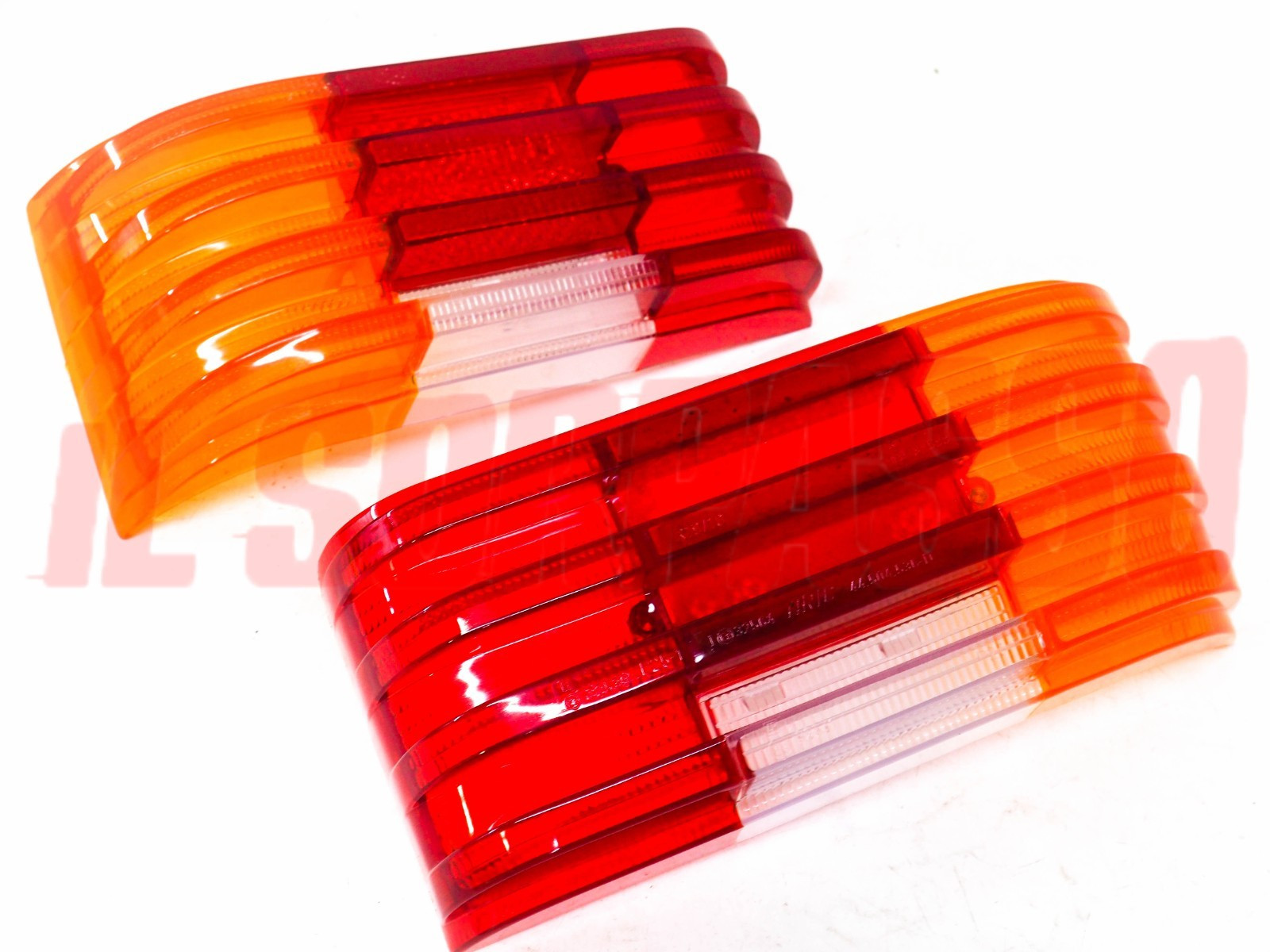 PLASTICHE FANALI POSTERIORI DESTRO SINISTRO MERCEDES BENZ W 114 W 115 /8 ARIC