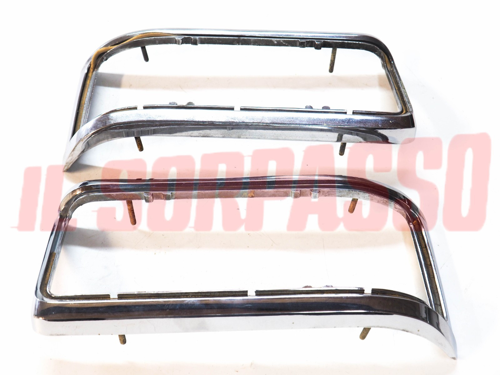 CORNICI CONTORNO FANALI POSTERIORI DESTRO SINISTRO MERCEDES /8 W114 W115
