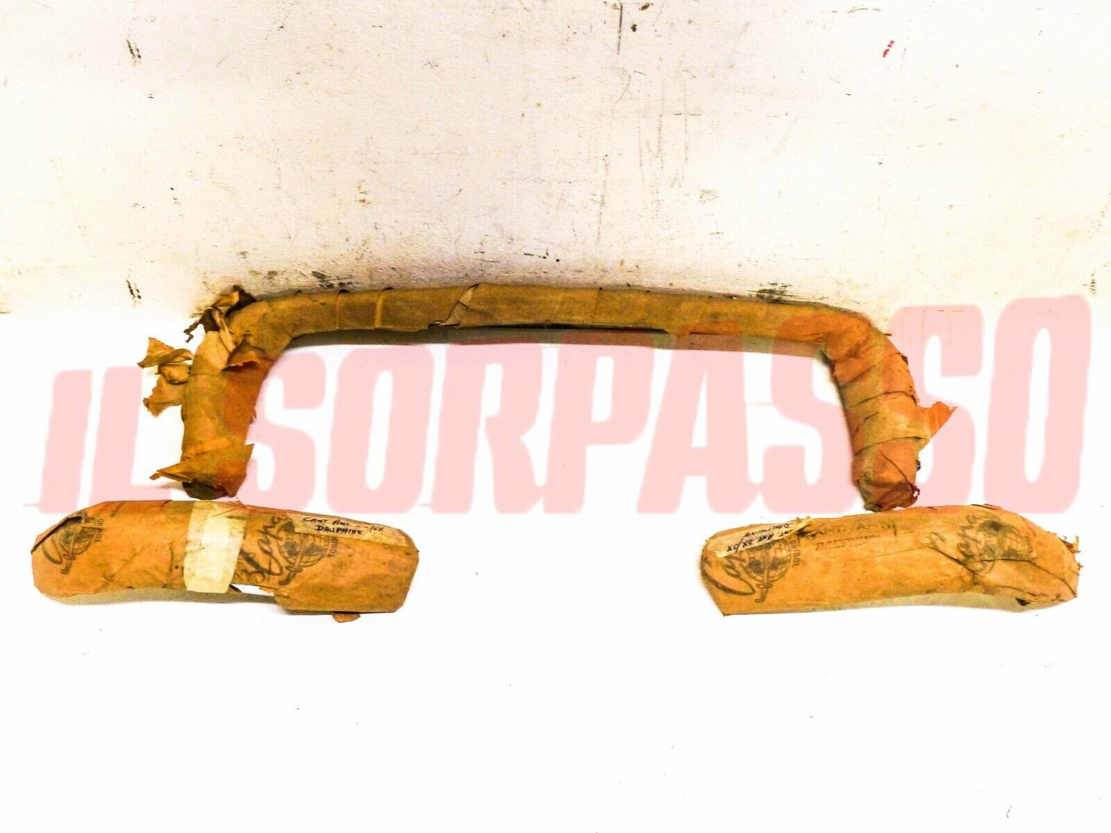 PARAURTI ANTERIORE CENTRALE + CANTONALI ALFA ROMEO DAUPHINE - ONDINE ORIGINALE