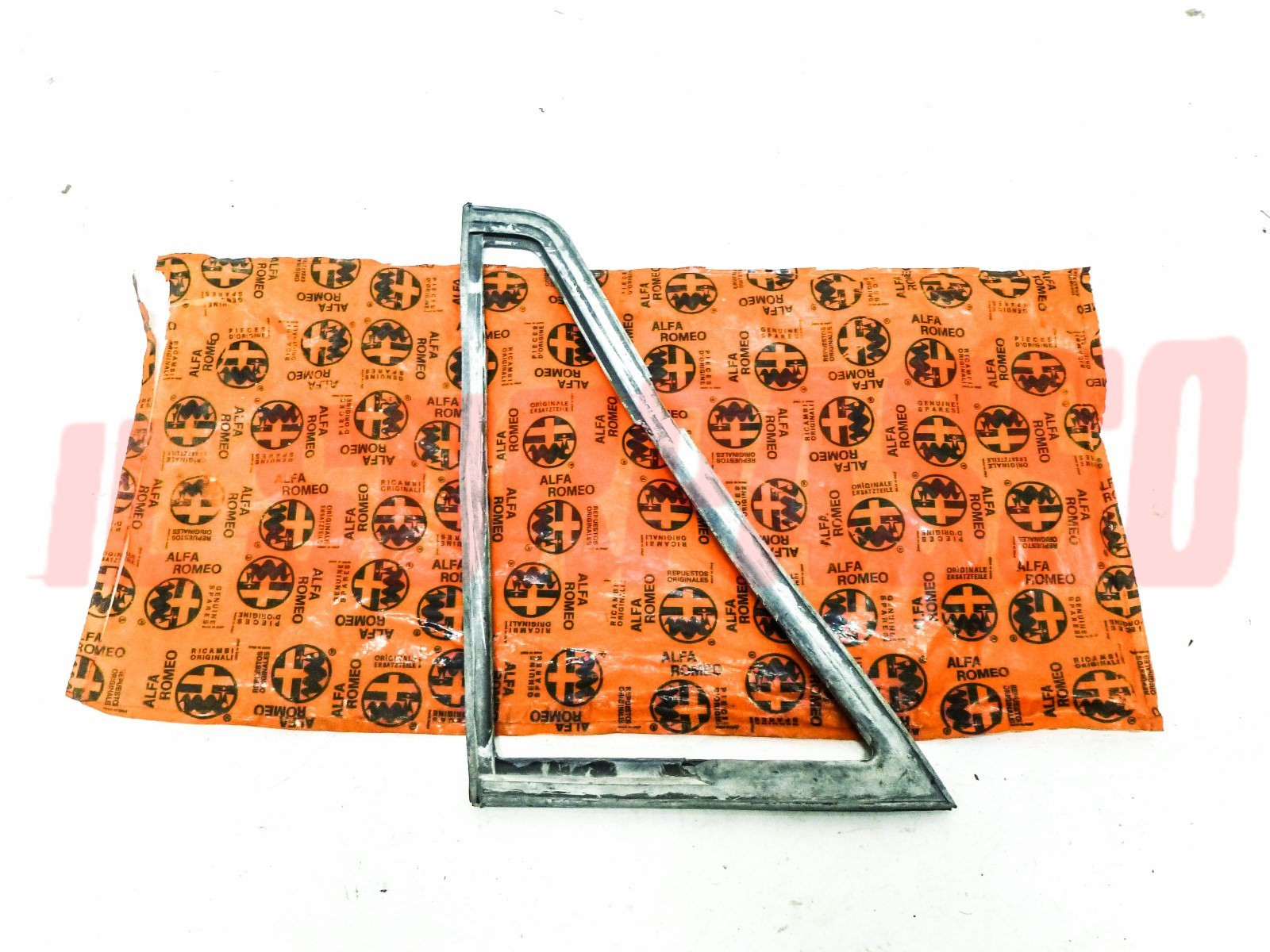 GUARNIZIONE VETRO DEFLETTORE PORTA DESTRA ALFA ROMEO GIULIA 1750 2000 BERLINA