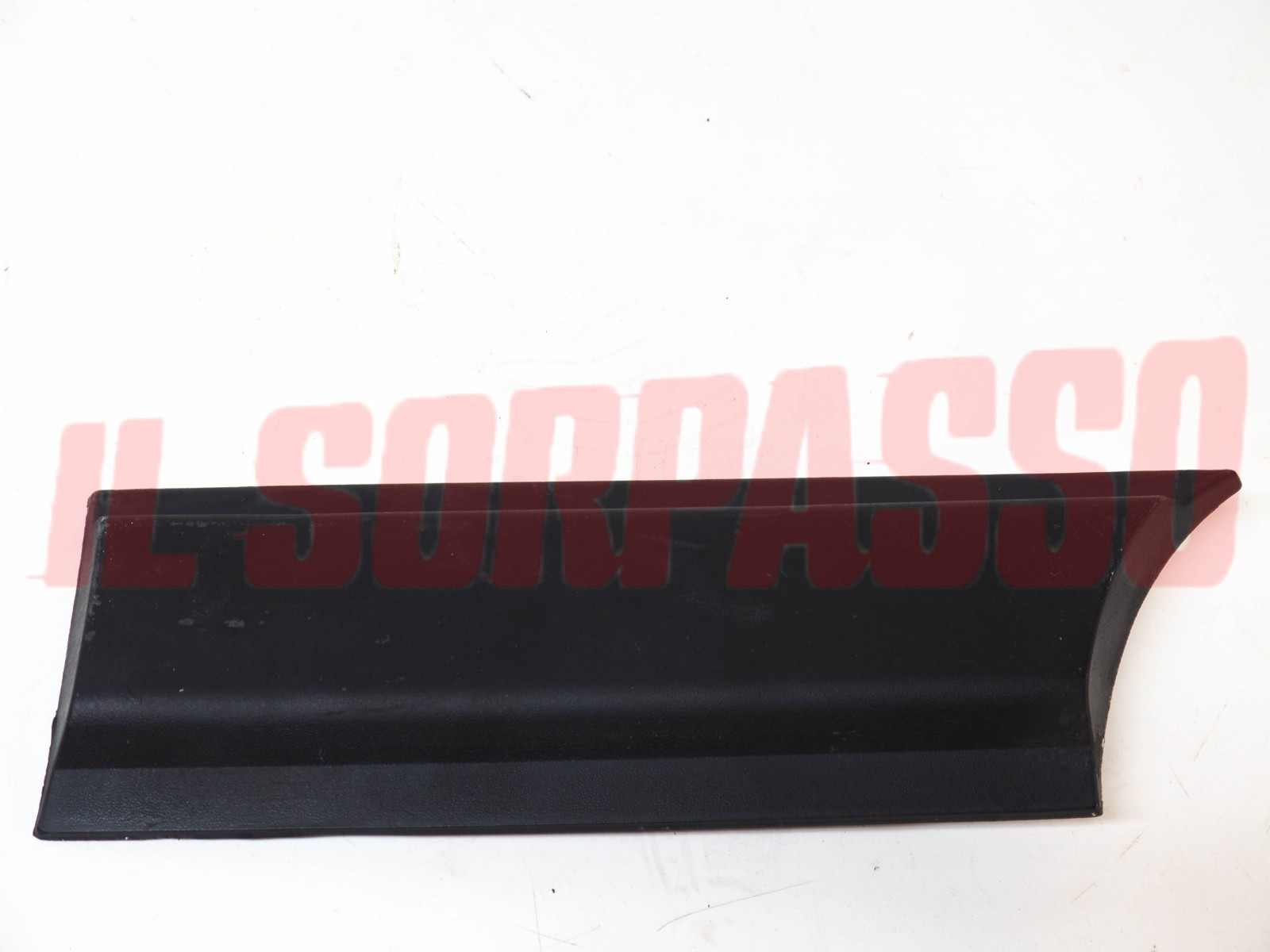 MODANATURA PARAFANGO POSTERIORE SINISTRO FIAT 900 E PANORAMA FURGONE ORIGINALE