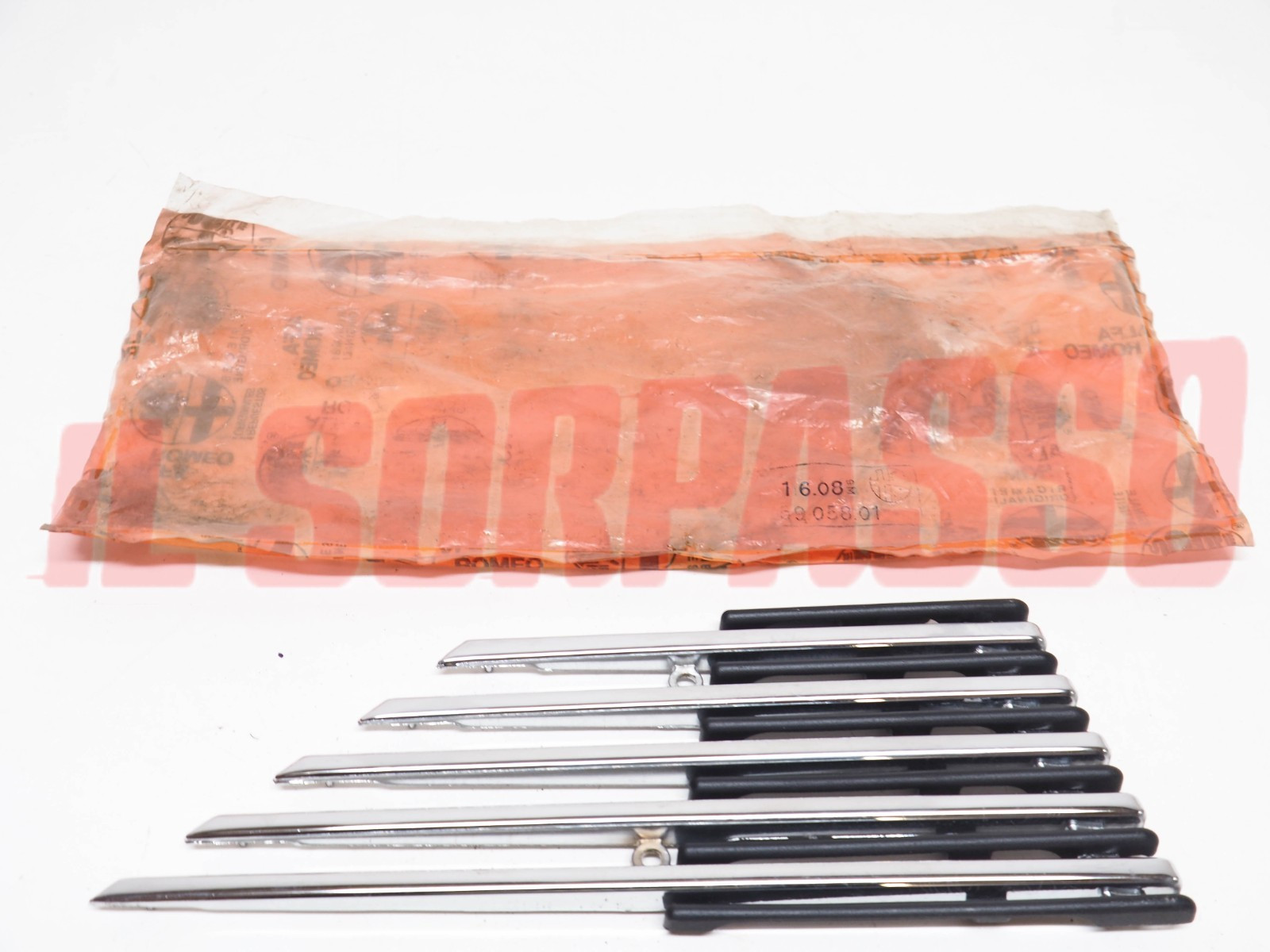 PRESA ARIA GRIGLIA DESTRA A.R ALFETTA BERLINA 1.6 1.8 METALLO CROMATA ORIGINALE