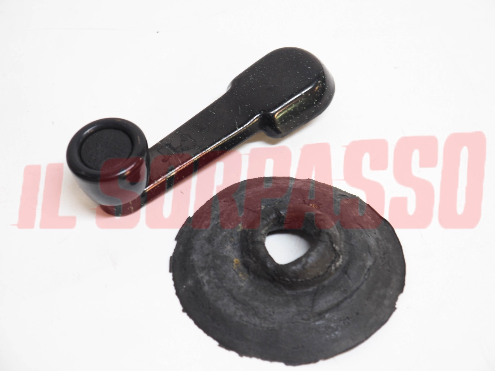 MANIGLIA ALZAVETRO + ROSETTA IN GOMMA PORTA LANCIA BETA MONTECARLO ORIGINALE