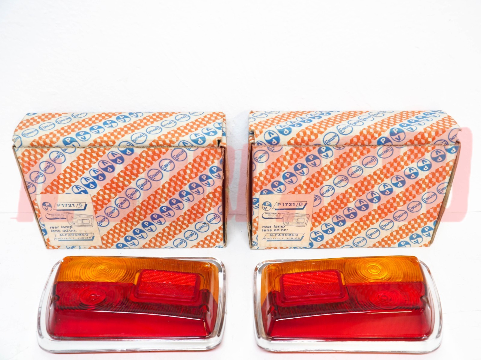 PLASTICHE FANALI POSTERIORI + CATADIOTTRI ALFA ROMEO GT 1.3 1.6 cc NOS PV