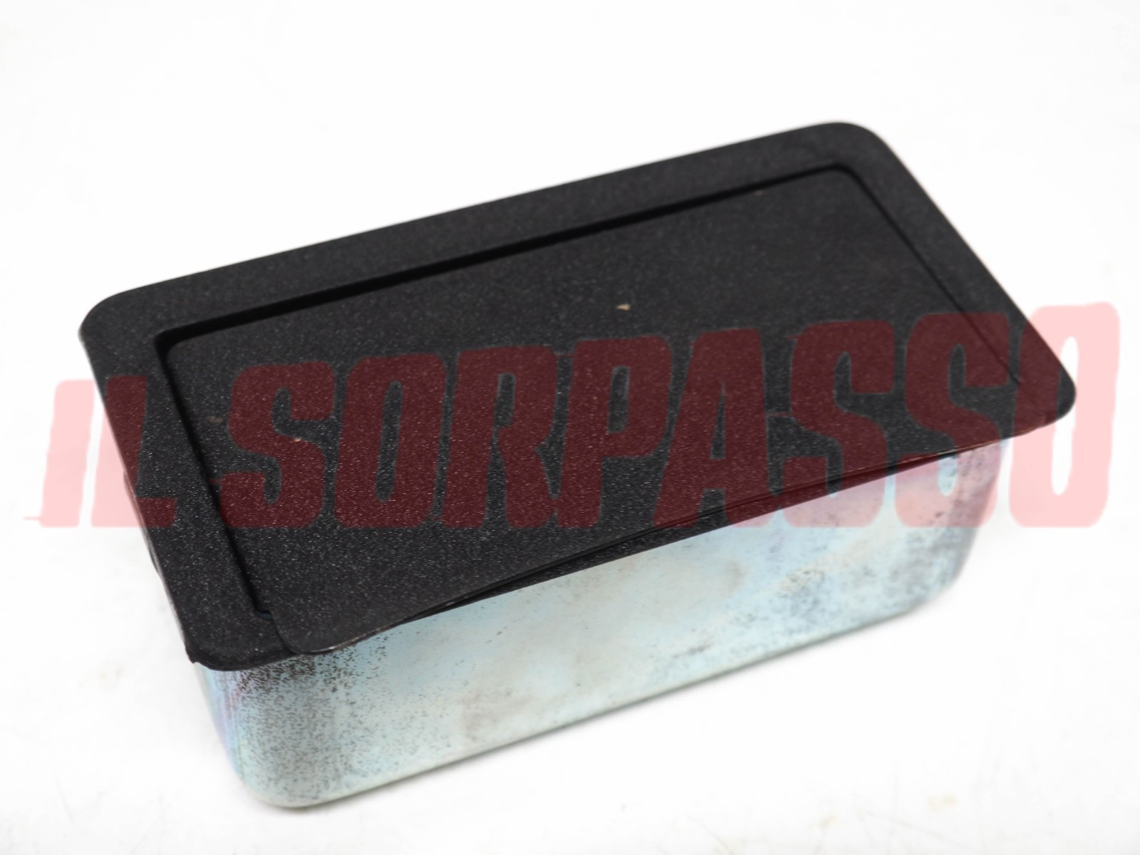 POSACENERE SU TUNNEL PASSEGGERI DIETRO ALFA ROMEO ALFA SUD BERLINA ORIGINALE NOS