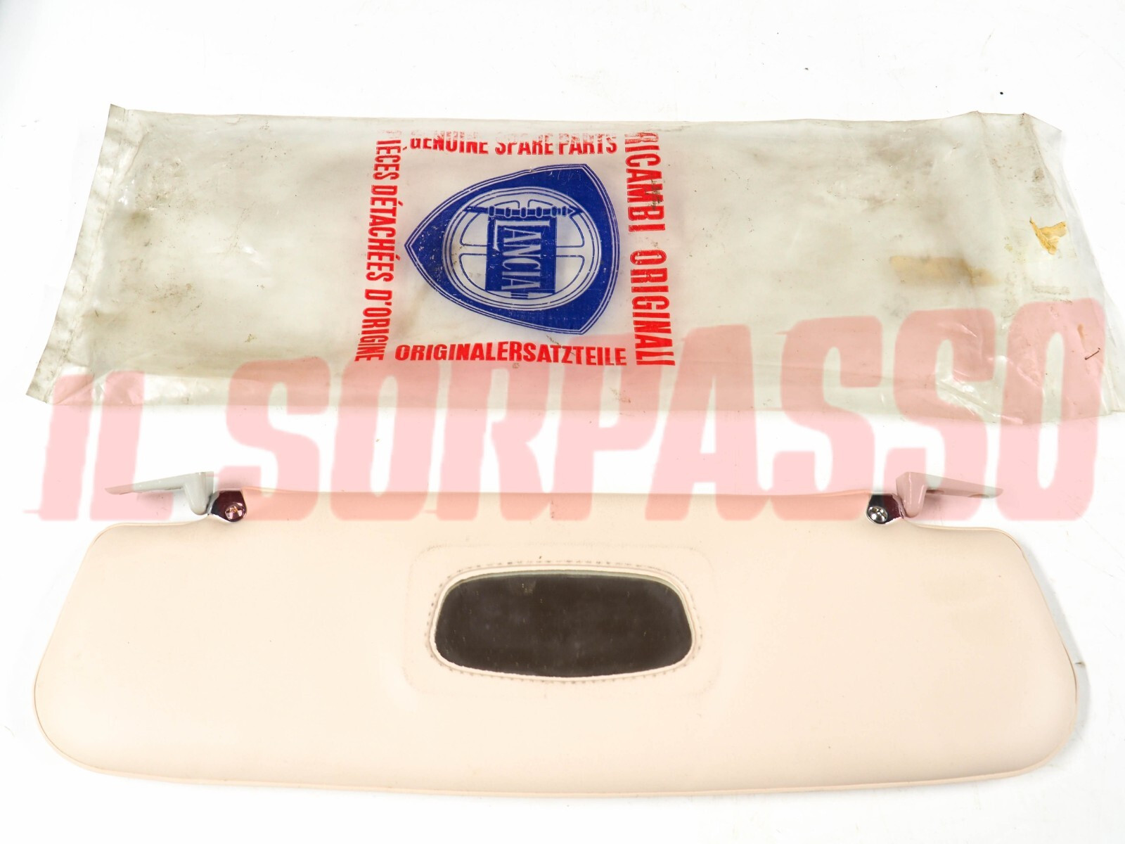 ALETTA ANTINA PARASOLE DESTRA LANCIA FULVIA COUPE 1 SERIE MASERATI LAMBORGHINI