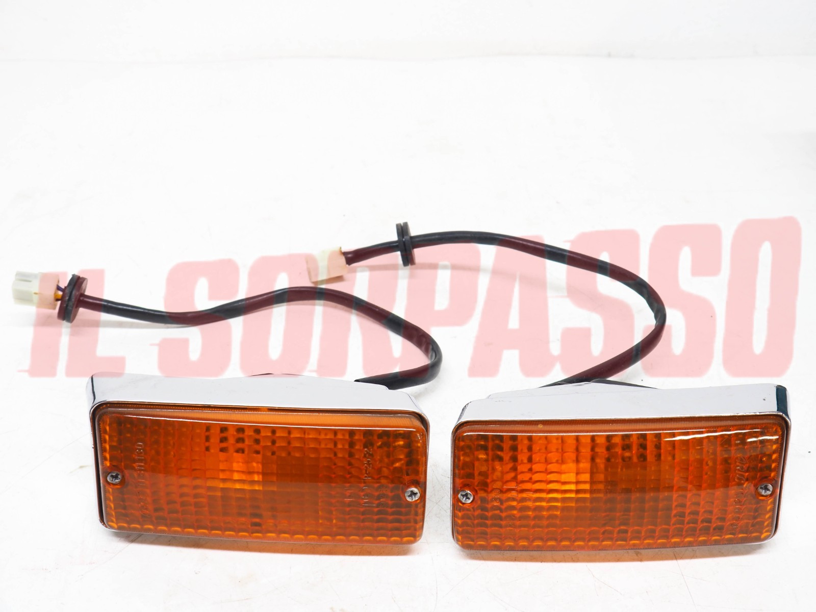 FANALINI ANTERIORI DESTRO SINISTRO FRECCE PARAURTI DE TOMASO PANTERA ARANCIO NOS