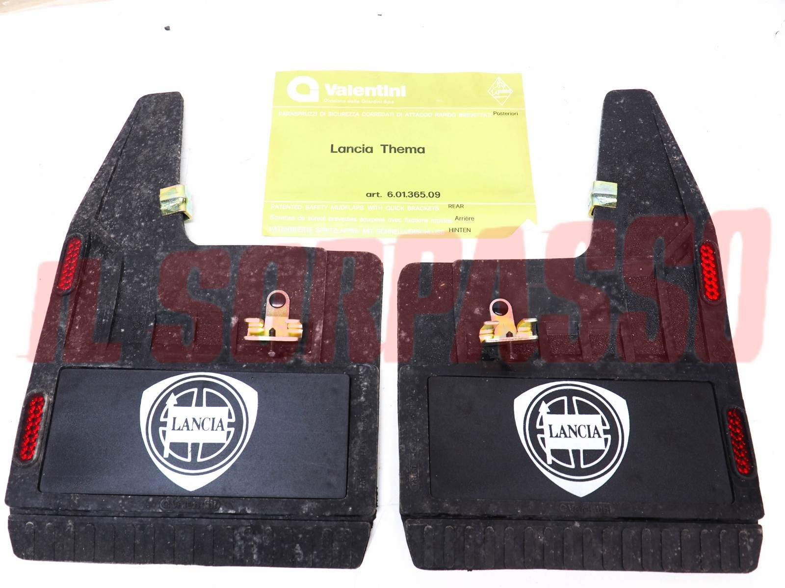 PARASPRUZZI PARAFANGHI POSTERIORI STEMMA LANCIA THEMA + FERRARI ORIGINALI