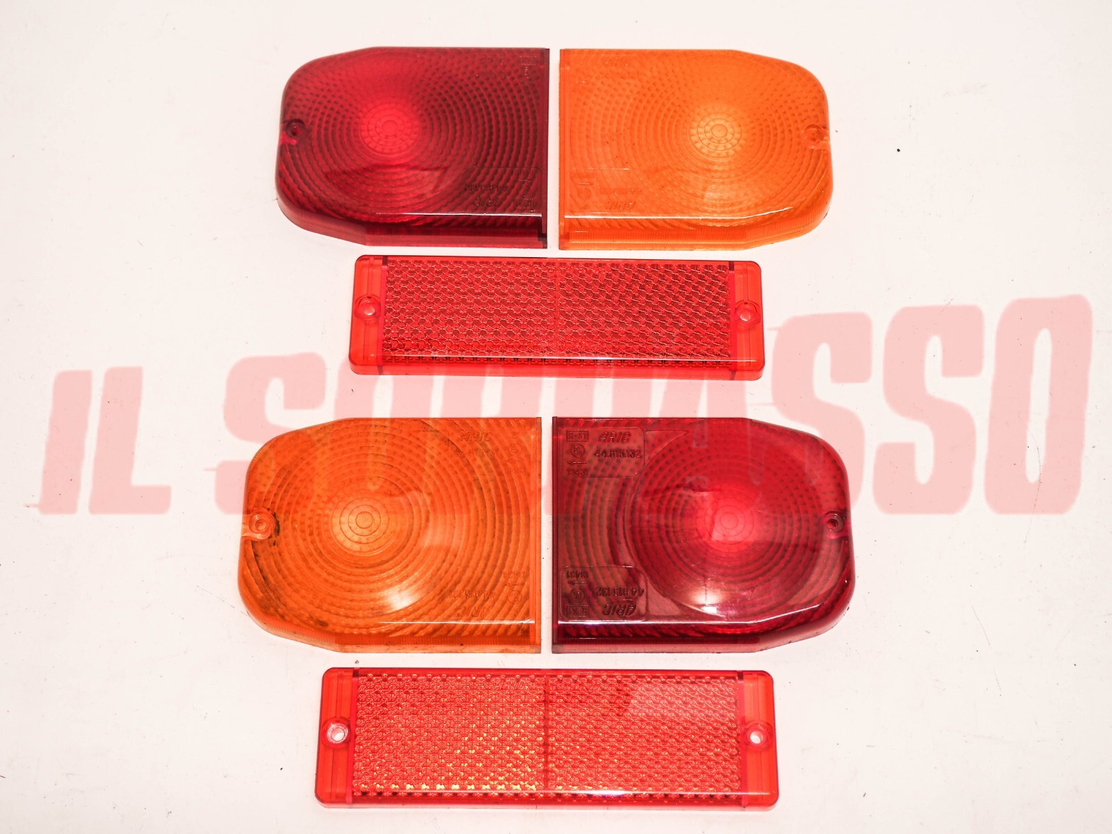 PLASTICHE FANALI FARI POSTERIORI AUTOCARRI OM 50 55 60 65 70 75 80 90 N 100 ARIC