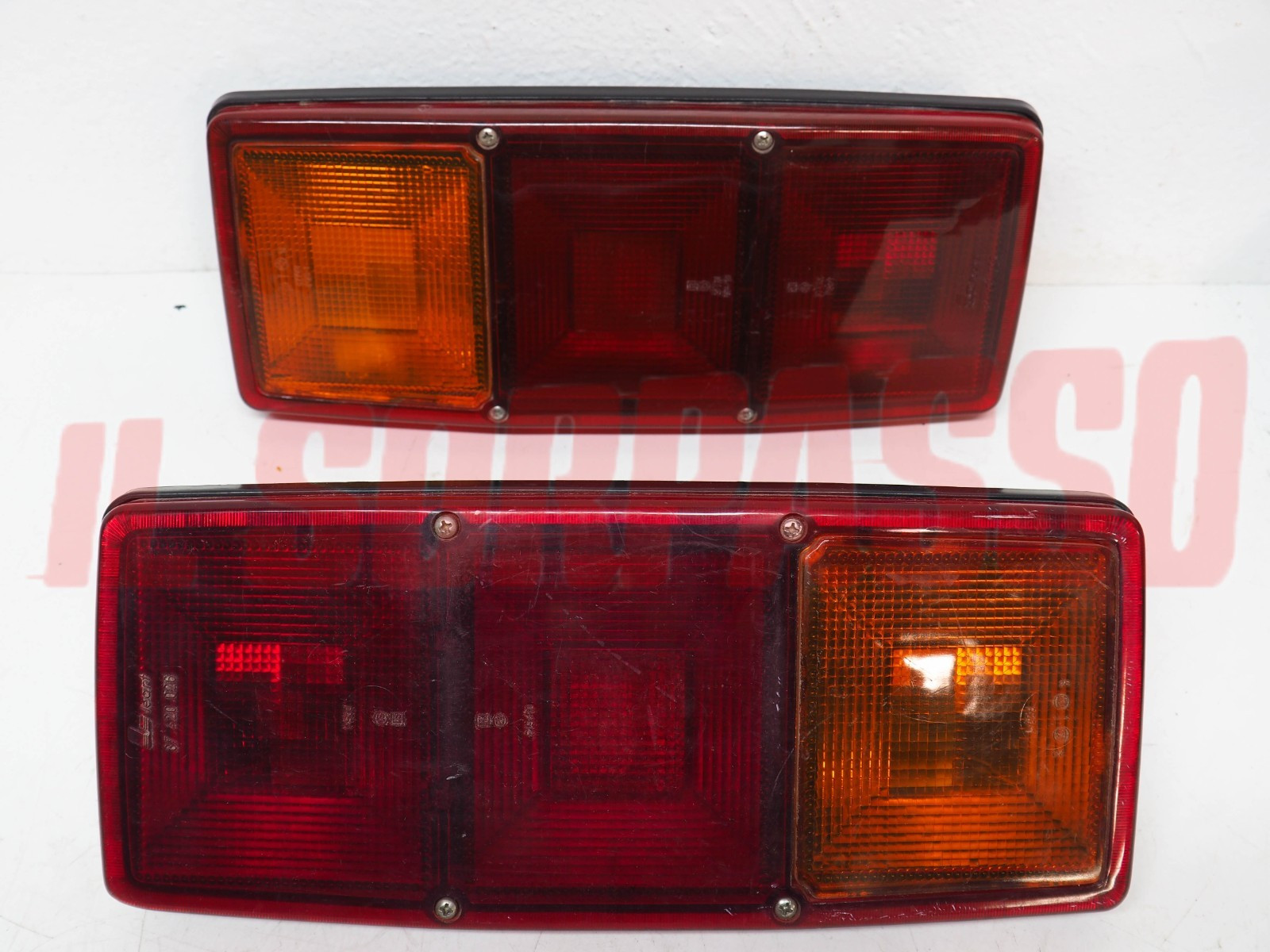 FANALI POSTERIORI DESTRO SINISTRO AUTOCARRI IVECO 190 MERCEDES MAGIRUS