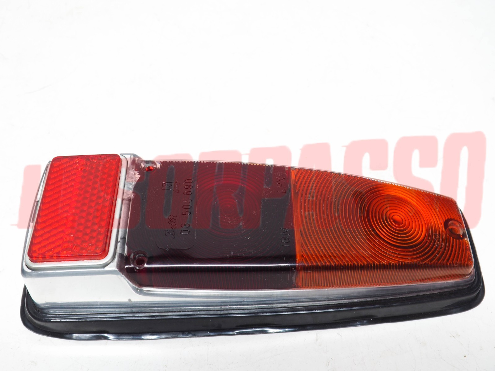 PLASTICA FANALE POSTERIORE DESTRO RENAULT 8 ALPINE A110 MARCA BELLU CON DIFETTO