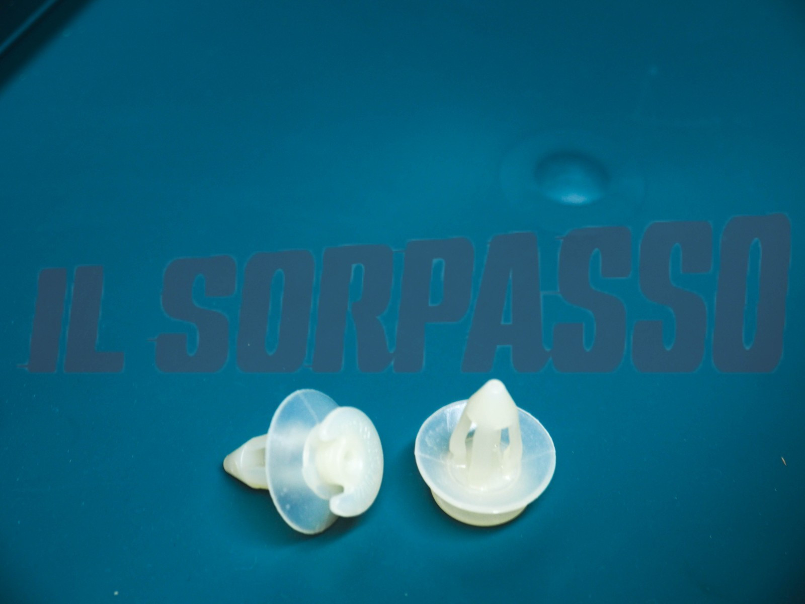 MOLLA MOLLETTA FISSAGGIO PANNELLI PORTA A.R DUETTO SPIDER 3 4 SERIE 33 ORIGINALE